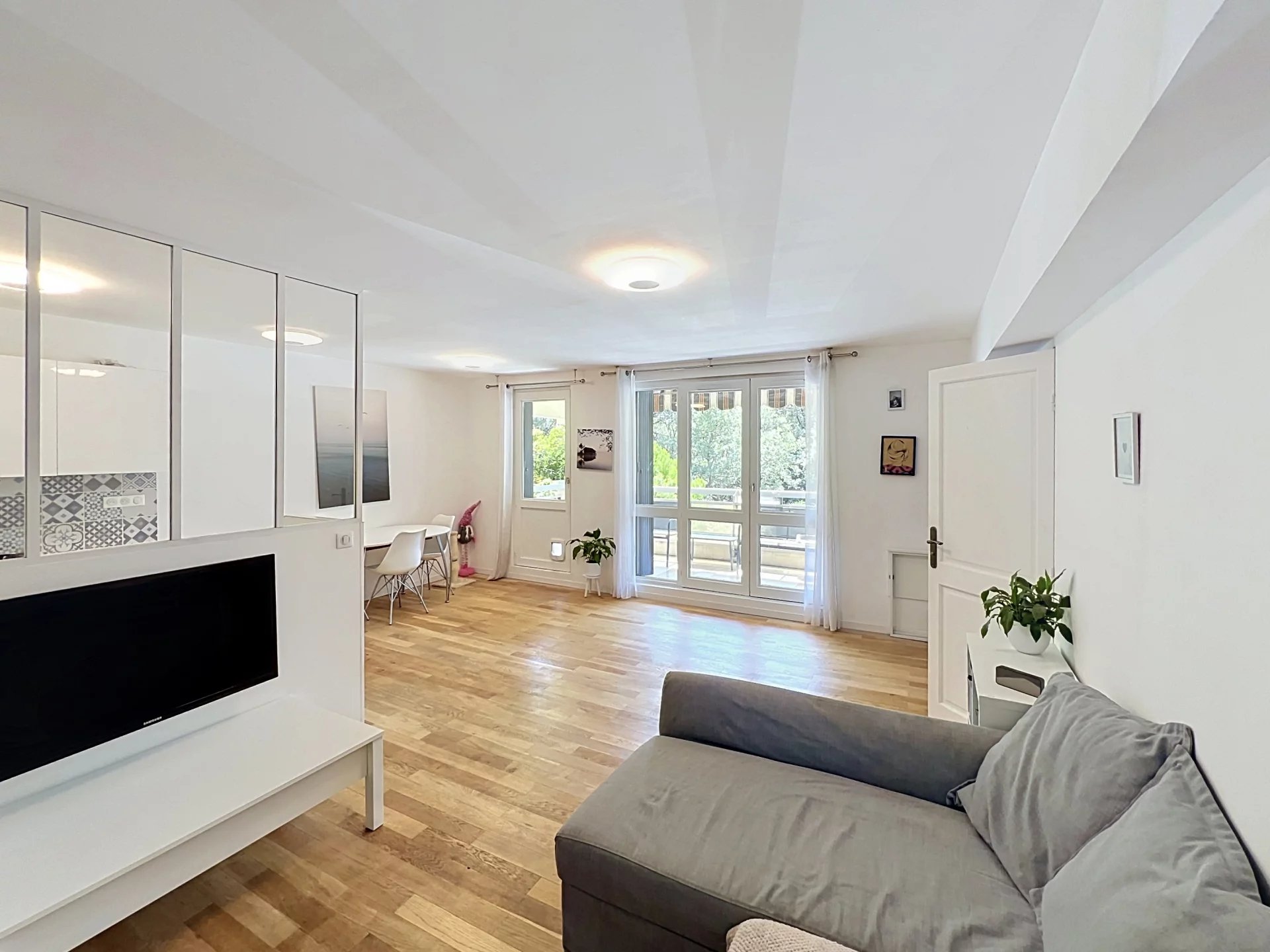 ANTIBES – 4 pièces rénové de 84 m² avec terrasse de 10 m²