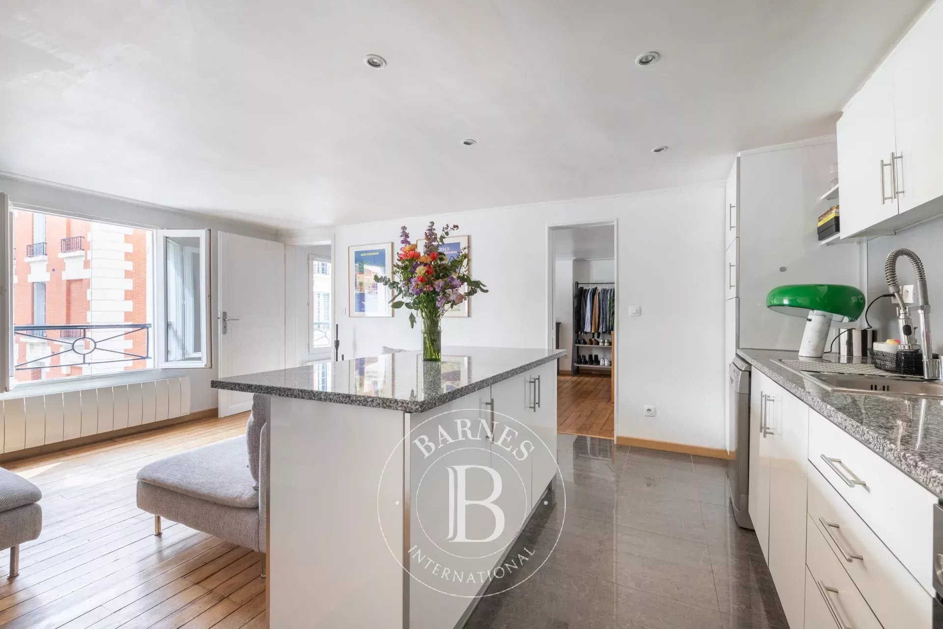 Daire Paris 3ème - picture 9