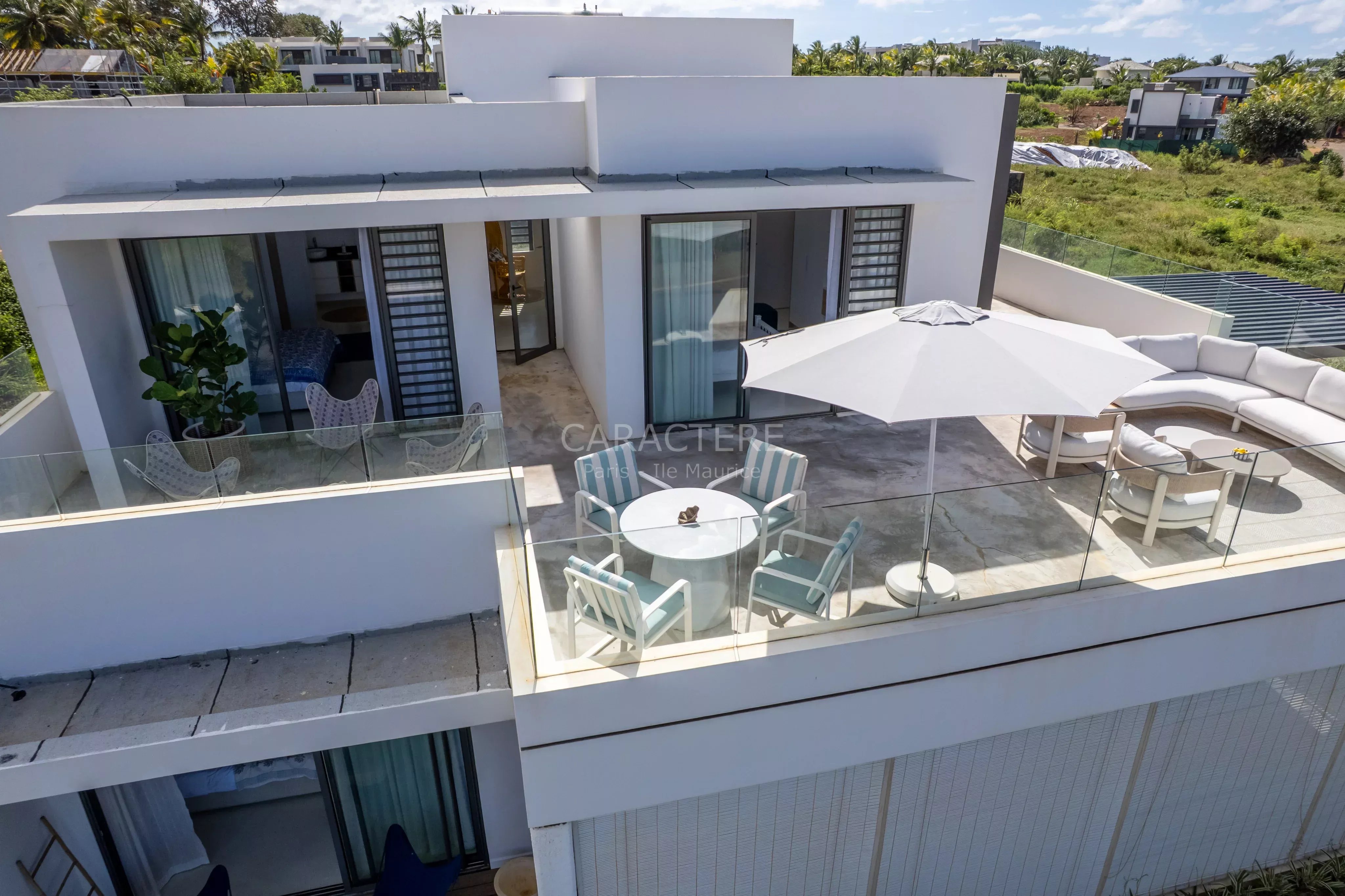 Villa contemporaine meublée à Azuri