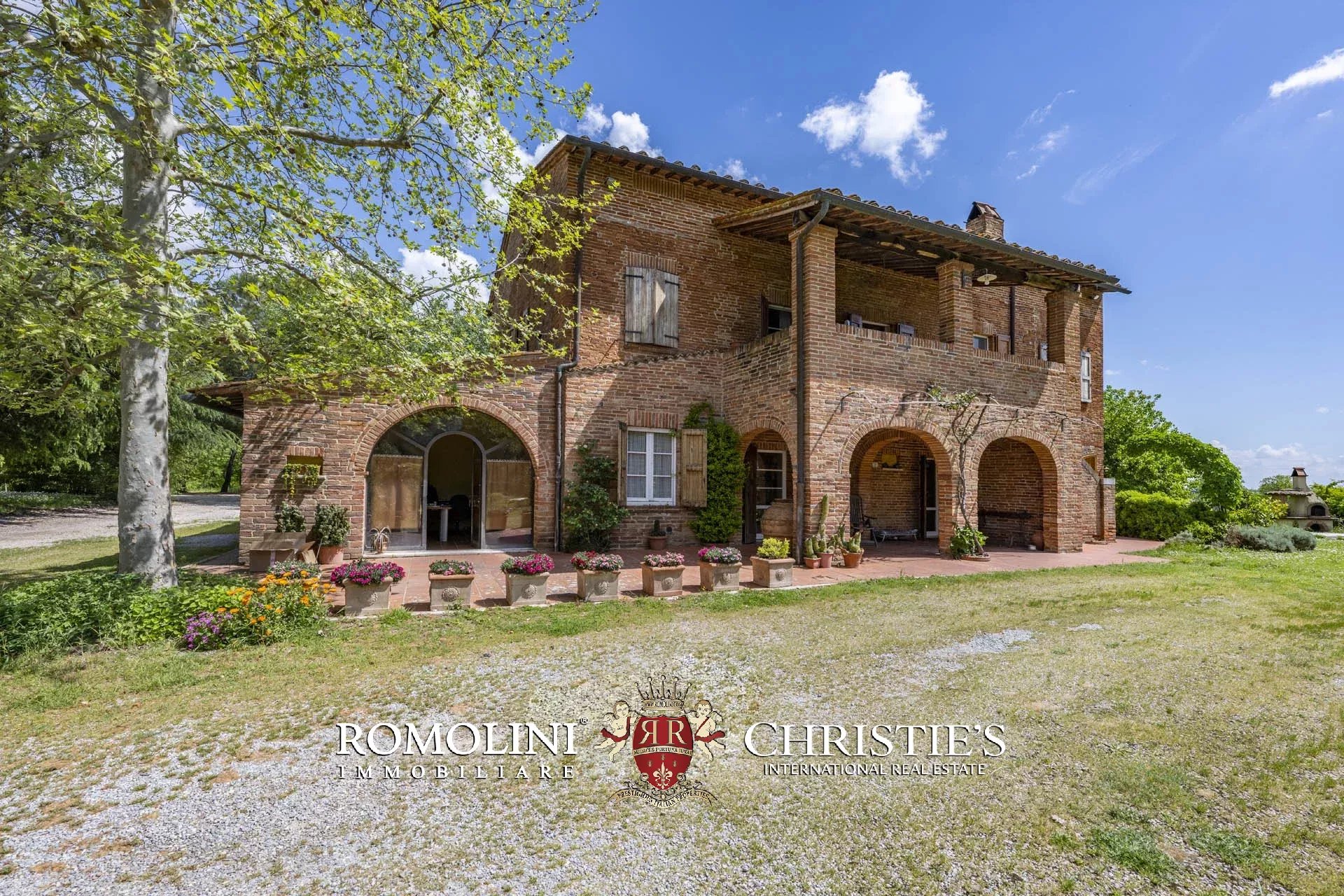 34 Bedroom Vineyard's Image 56