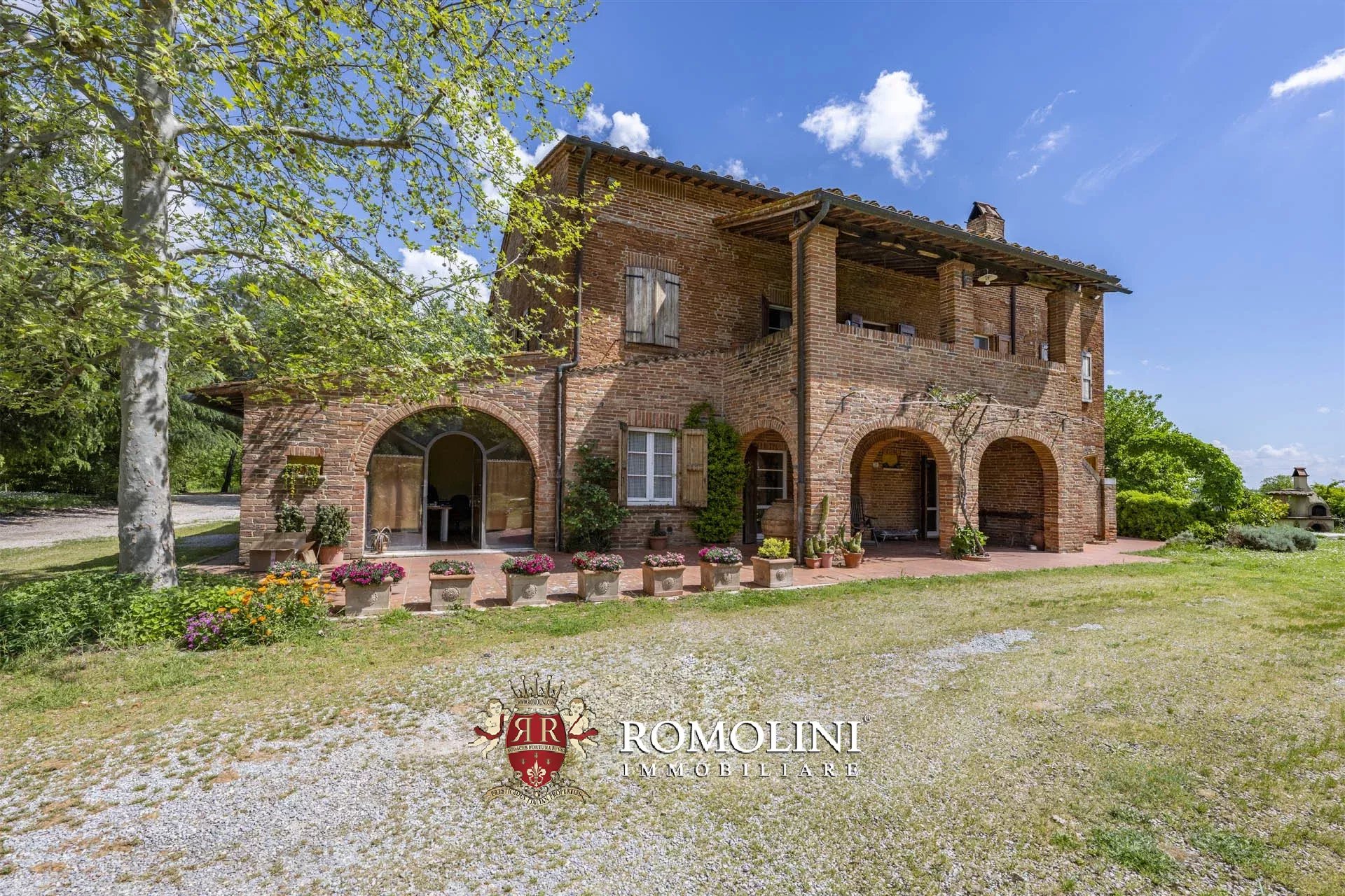 34 Bedroom Vineyard's Image 56