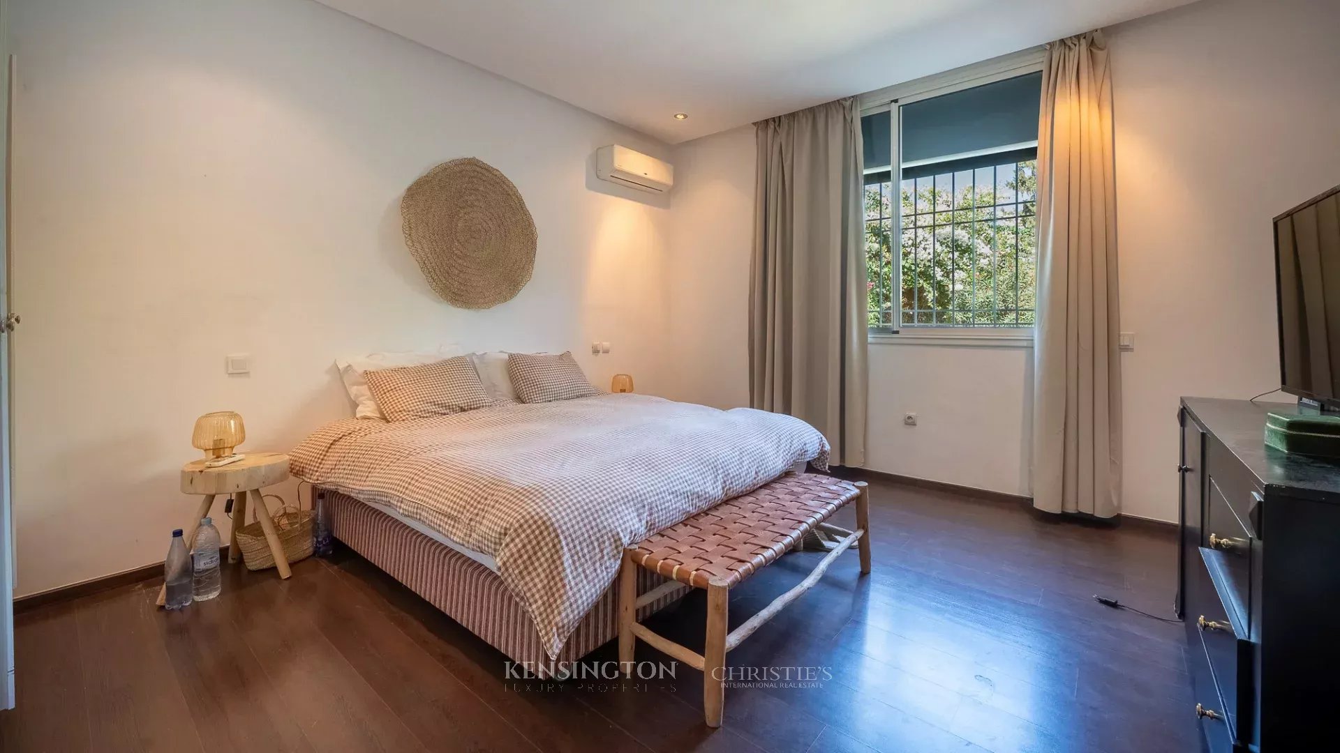 9 Bedroom Villa/Townhouse's Image 32