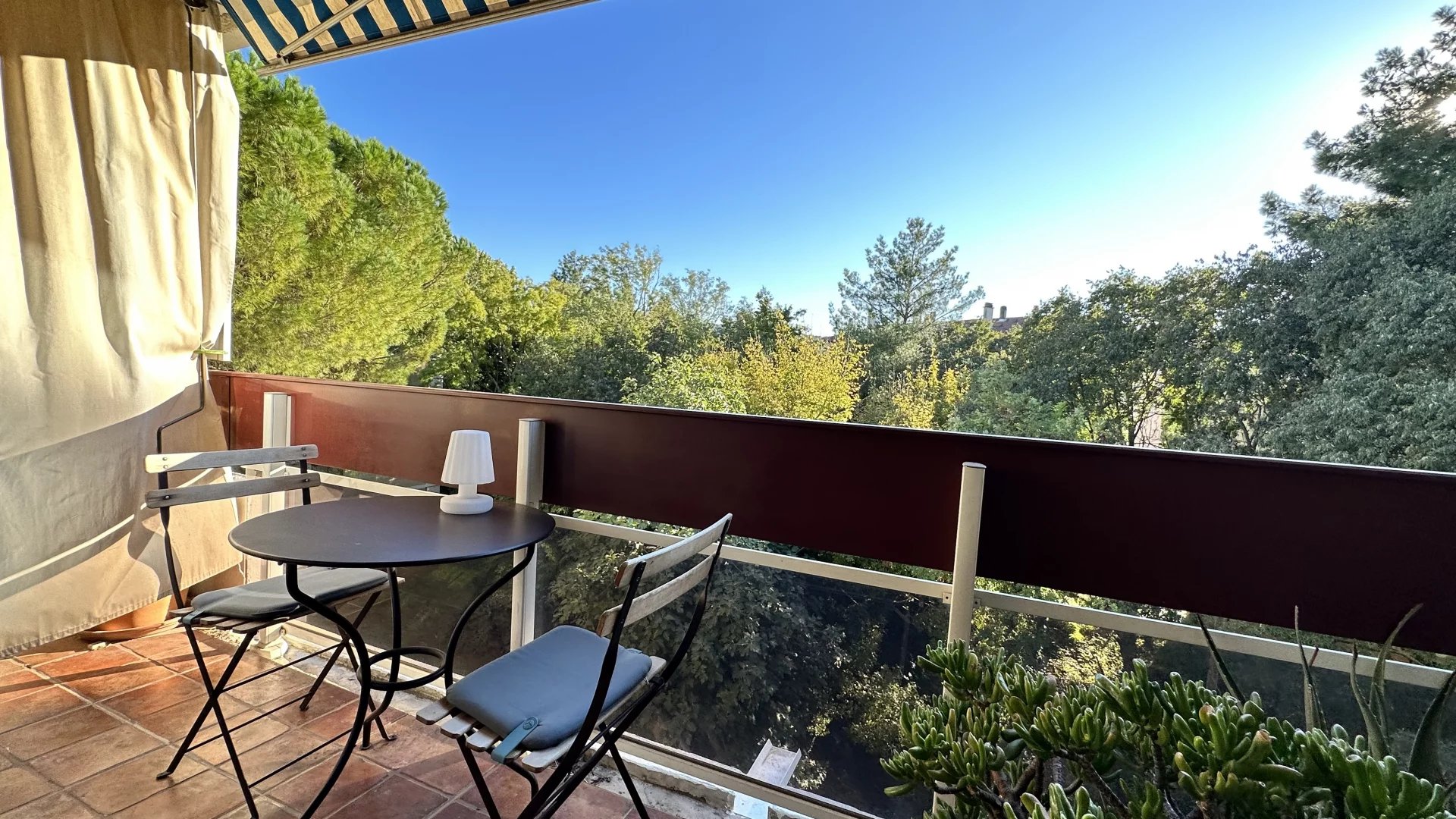 Appartement T5/T6 avec balcon vue dégagée et cave