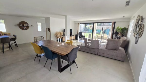 Fully renovated 7-room house Grasse — photo 1
