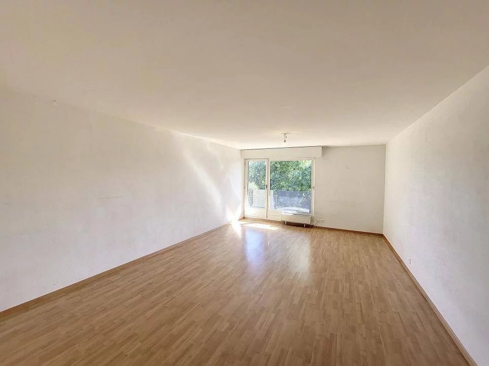 Opportunité pour Investisseurs : Immeuble avec 3 Appartements Spacieux !