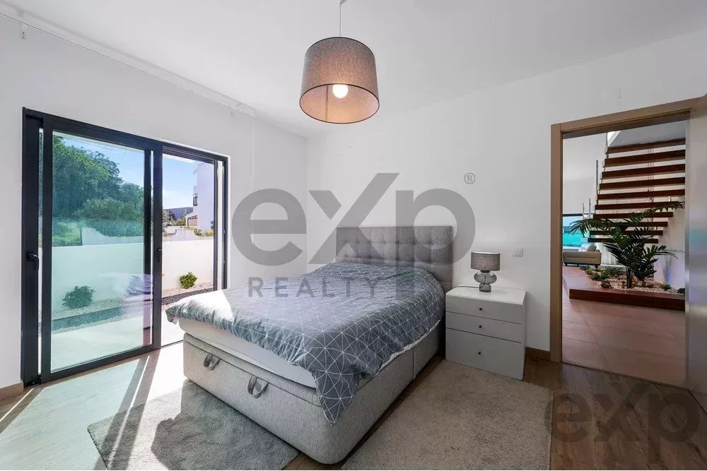 New T4 villa 5 min from Beach. 85948859 image 16