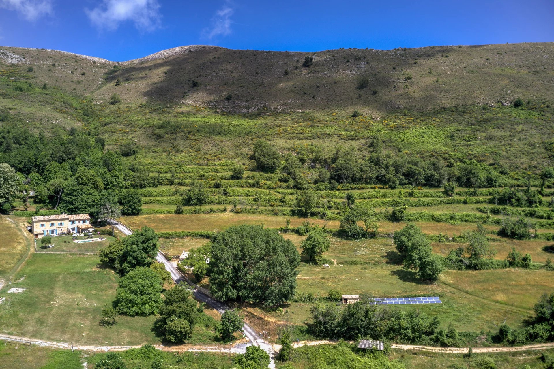 A charming period country house with panoramic sea view 4