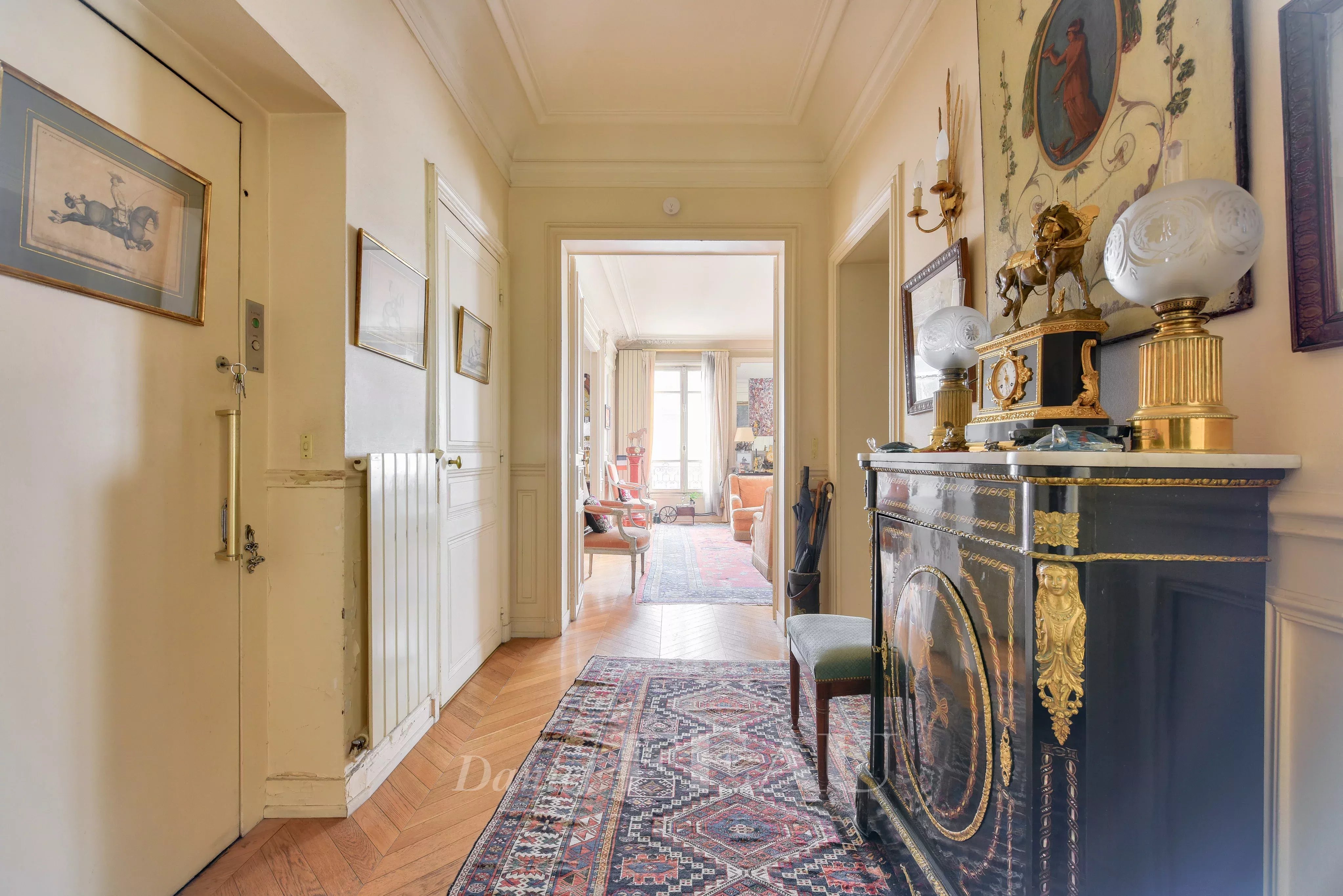 Sale Apartment Paris 17th