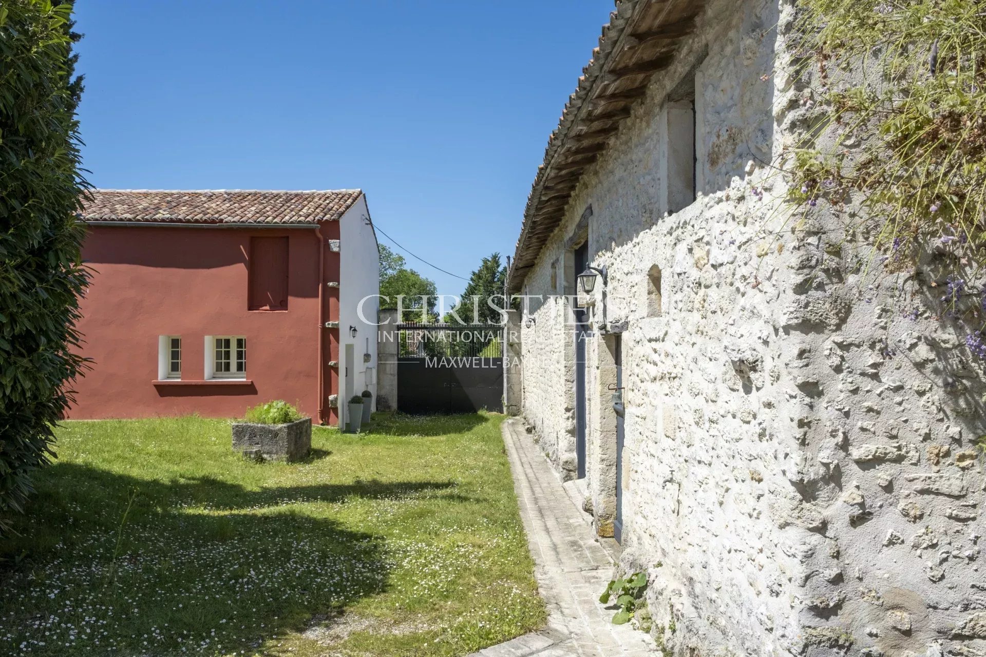 7 Bedroom Villa/Townhouse's Image 19