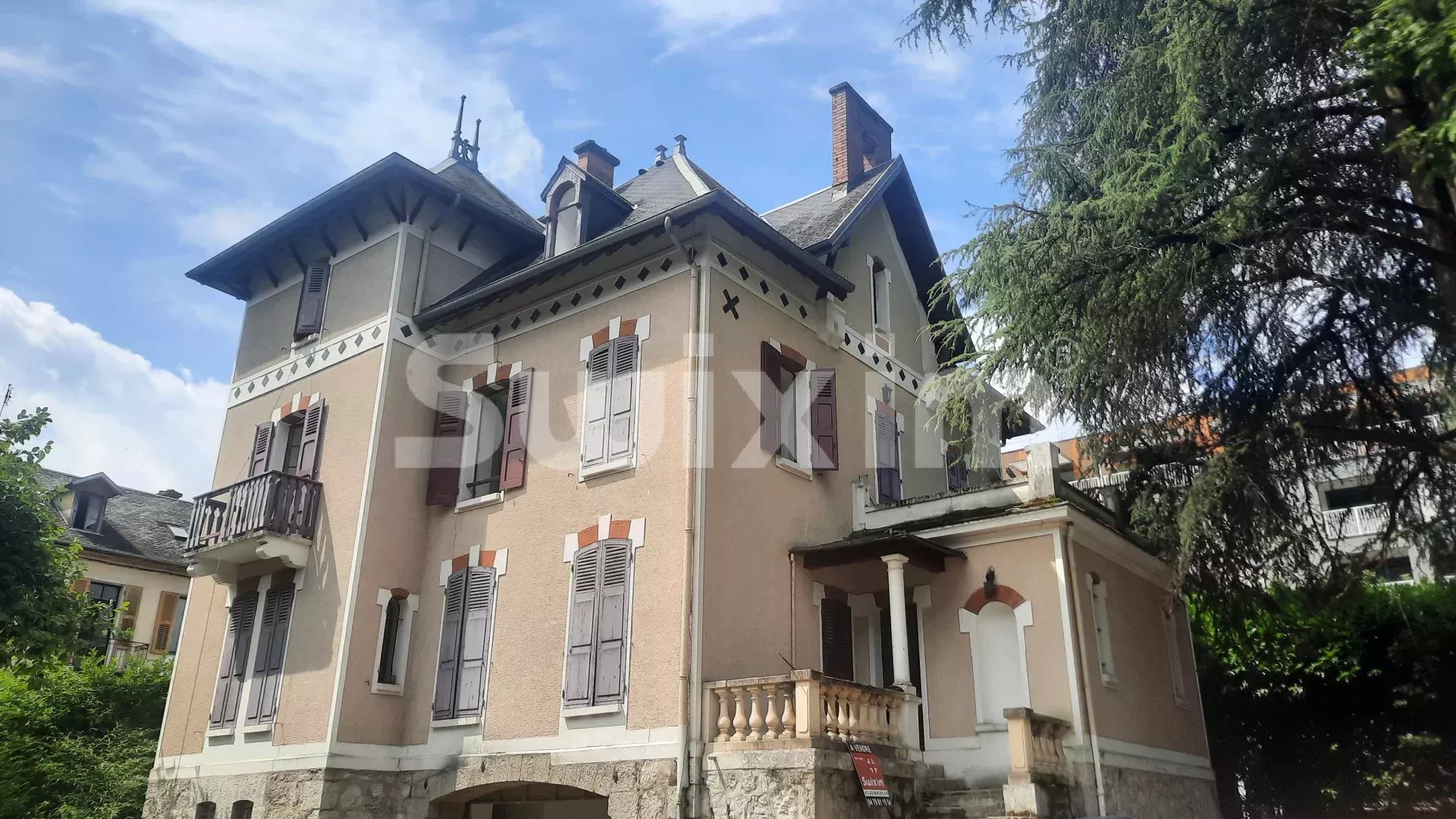 Agence immobilière de 