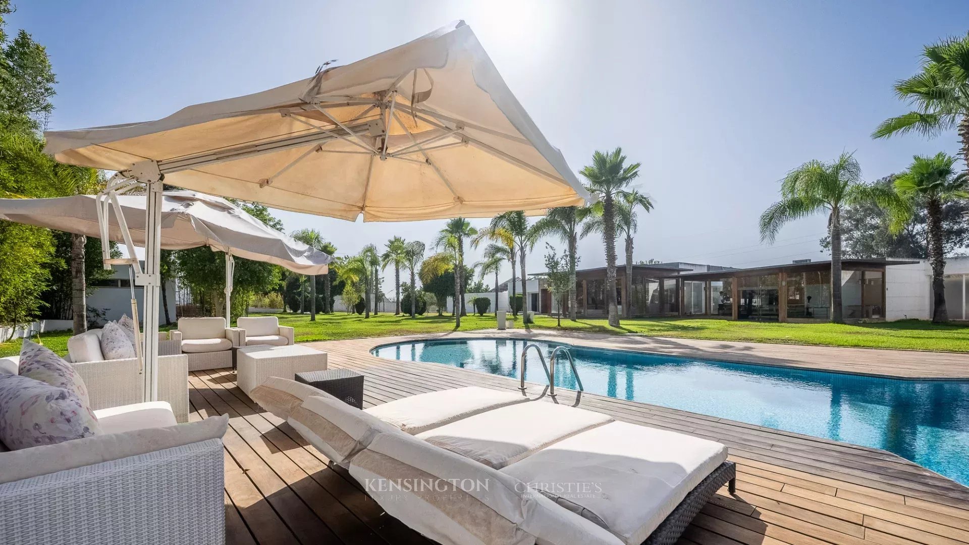 5 Bedroom Villa/Townhouse's Image 3