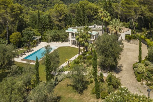 Luxury Family Villa in Mougins | Prestigious 9-Bedroom Legacy Estate — photo 2