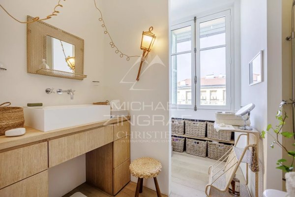 Designer loft on the top floor of an elegant bourgeois building – Libération district — photo 7