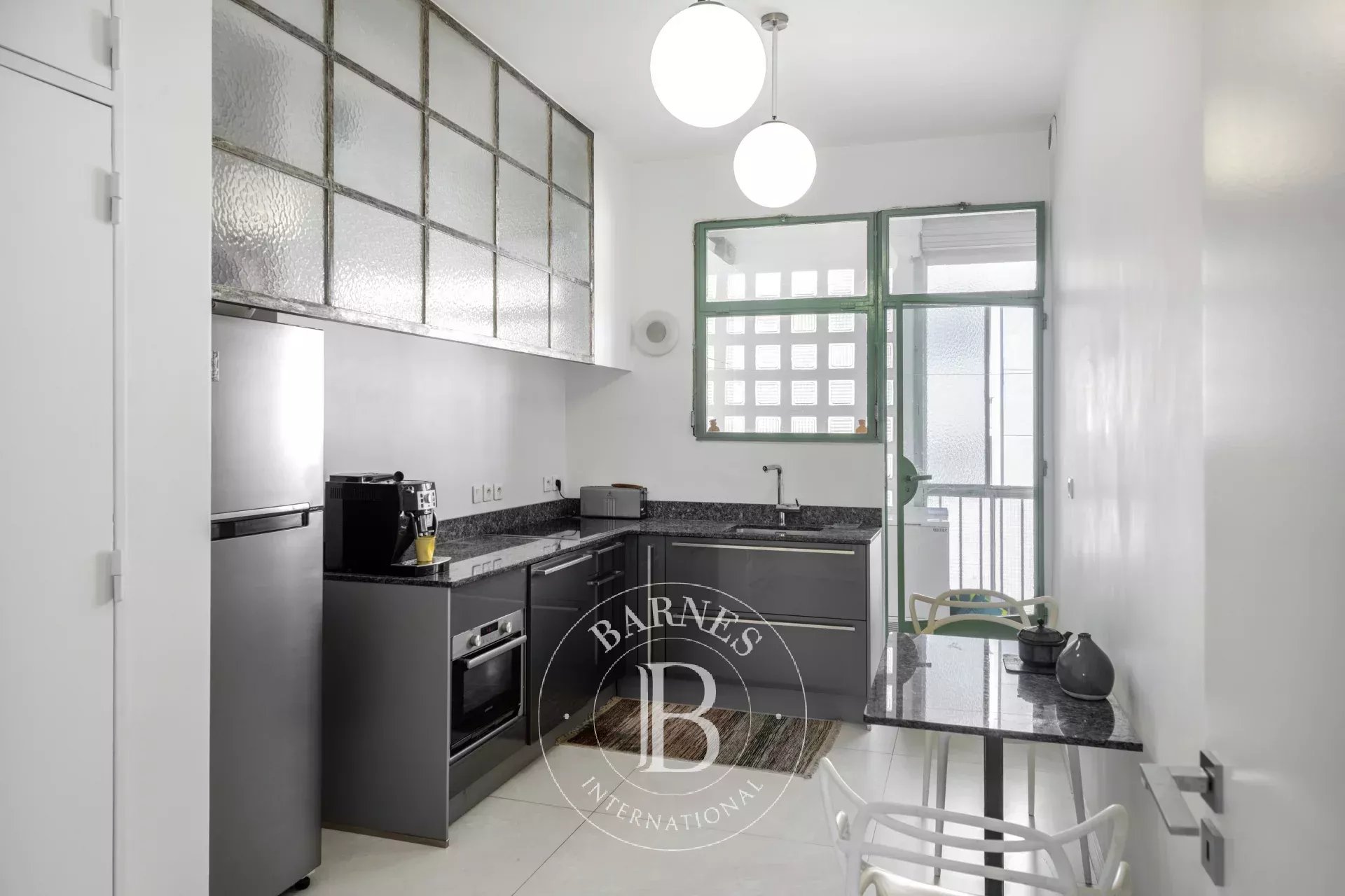 Marseille 2 - old port - 4-room apartment - terrace overlooking the port and Notre-Dame-de-la-Garde