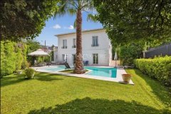 Grand 7-Bedroom Family Estate for Sale in Cannes Montfleury — photo 1 of 5