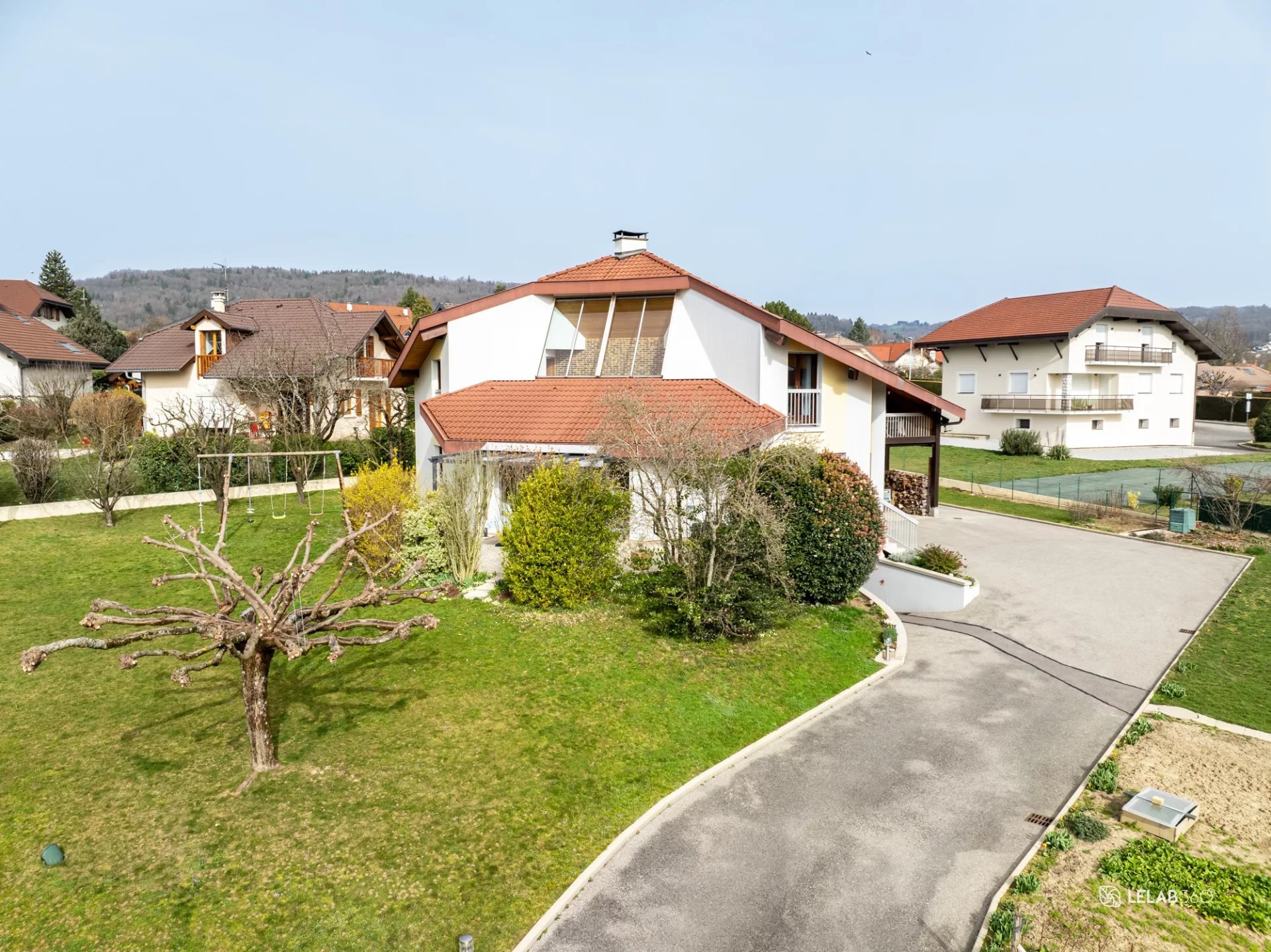 MAISON D'ARCHITECTE 176 M2 - METZ-TESSY 74370