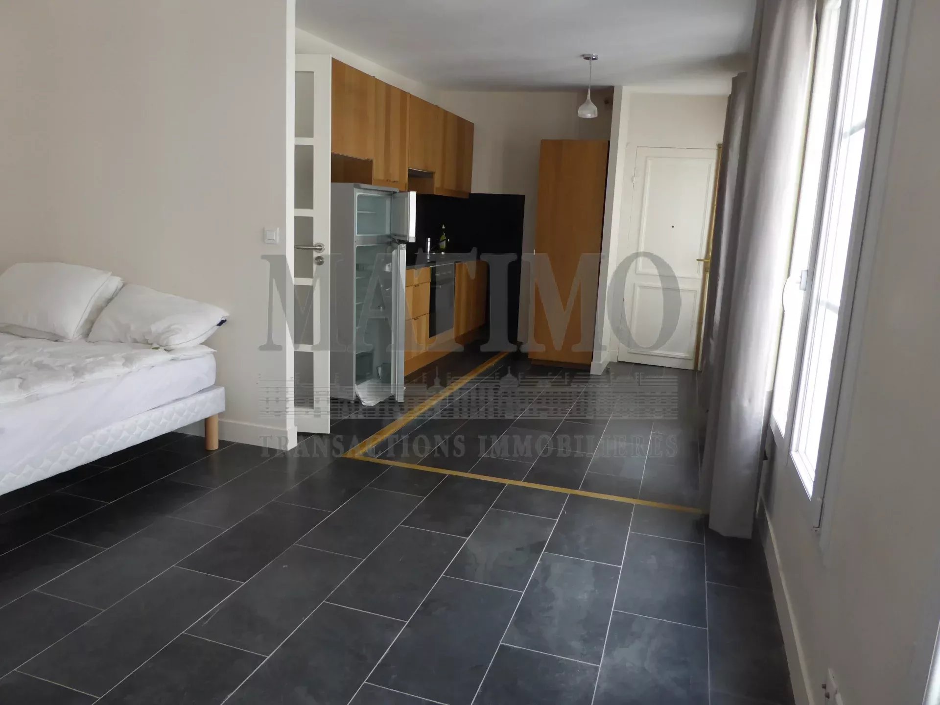RUE CHABANAIS 75002