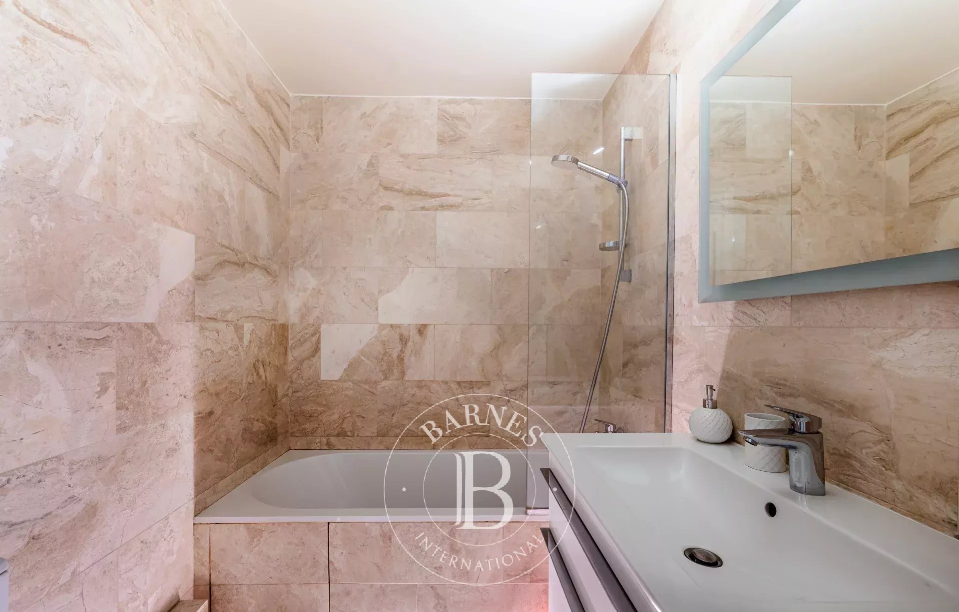 Daire Paris 16ème - picture 5