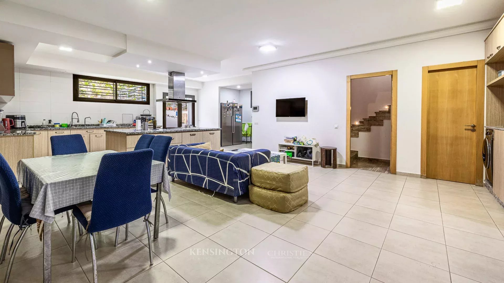 8 Bedroom Villa/Townhouse's Image 40