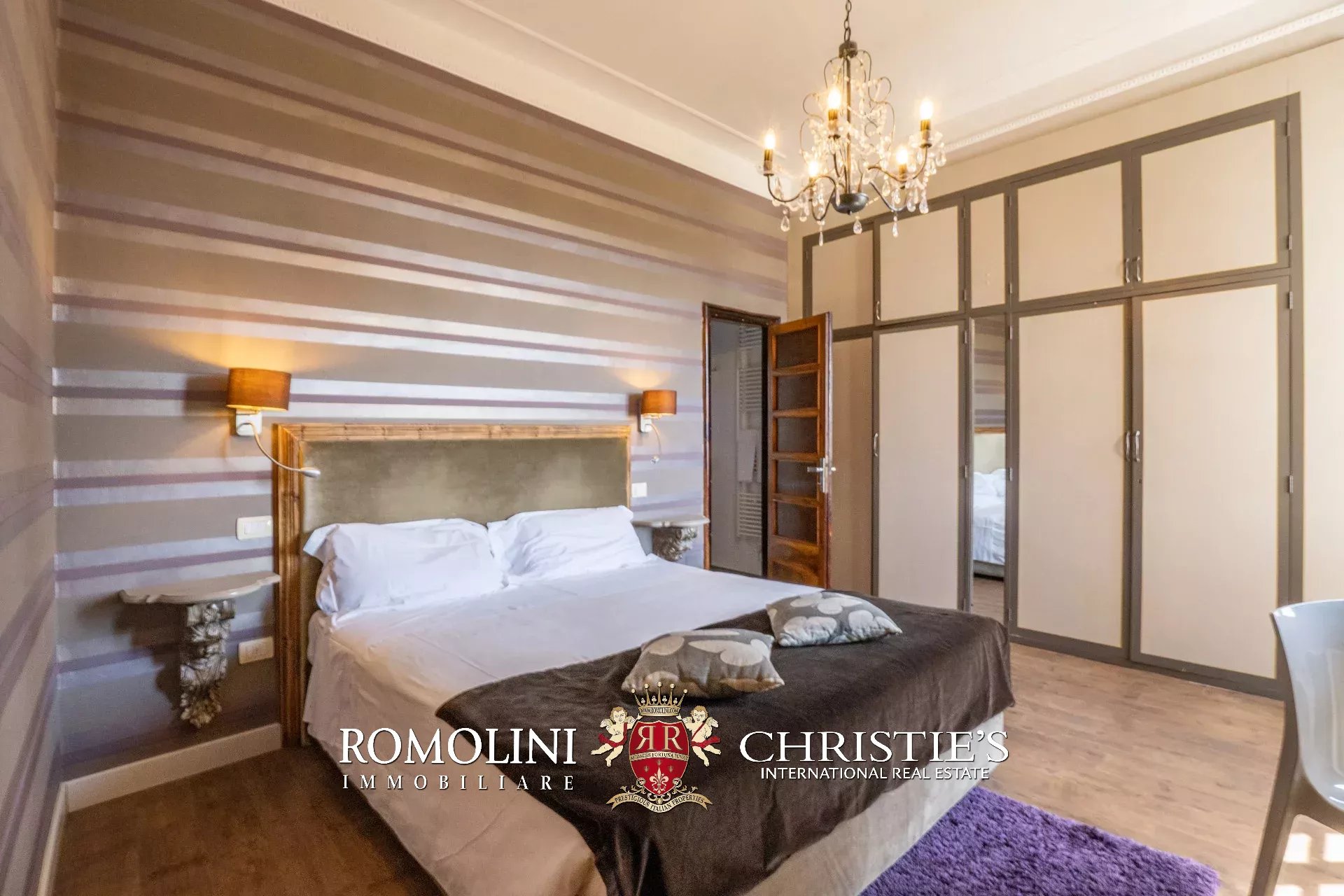6 Bedroom Villa/Townhouse's Image 34