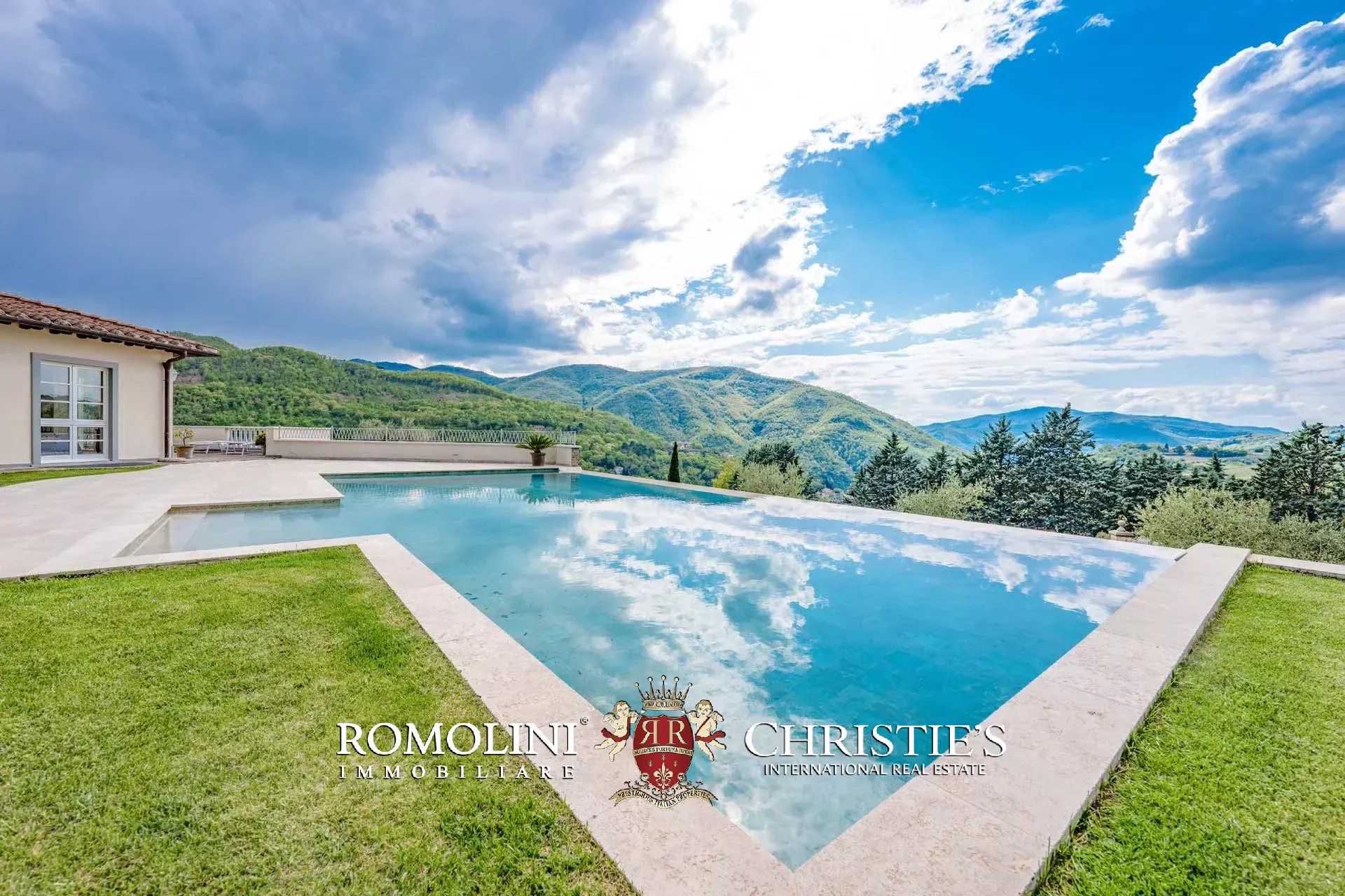 10 Bedroom Villa/Townhouse's Image 158