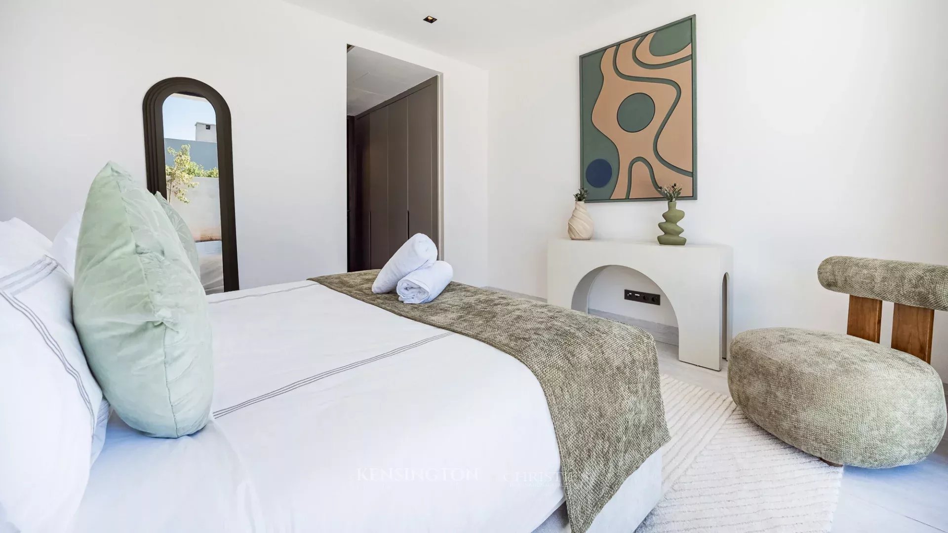 4 Bedroom Villa/Townhouse's Image 31