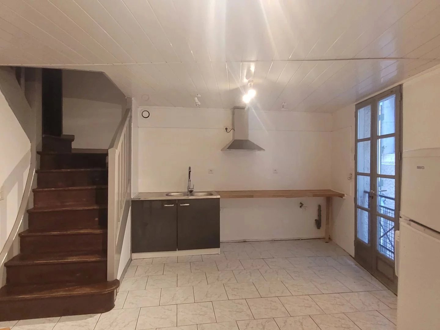 Spacious flat for rent in Puy-l'Evêque.