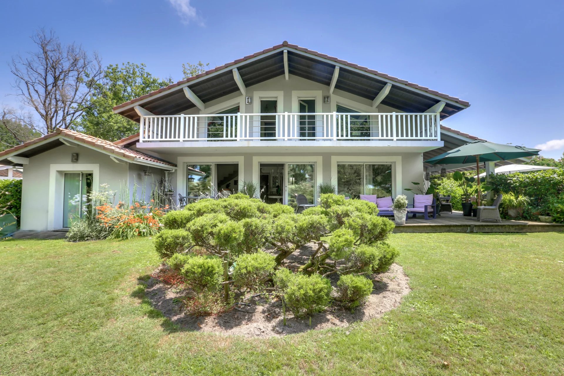 Villa contemporaine située dans un coin de paradis entre lac