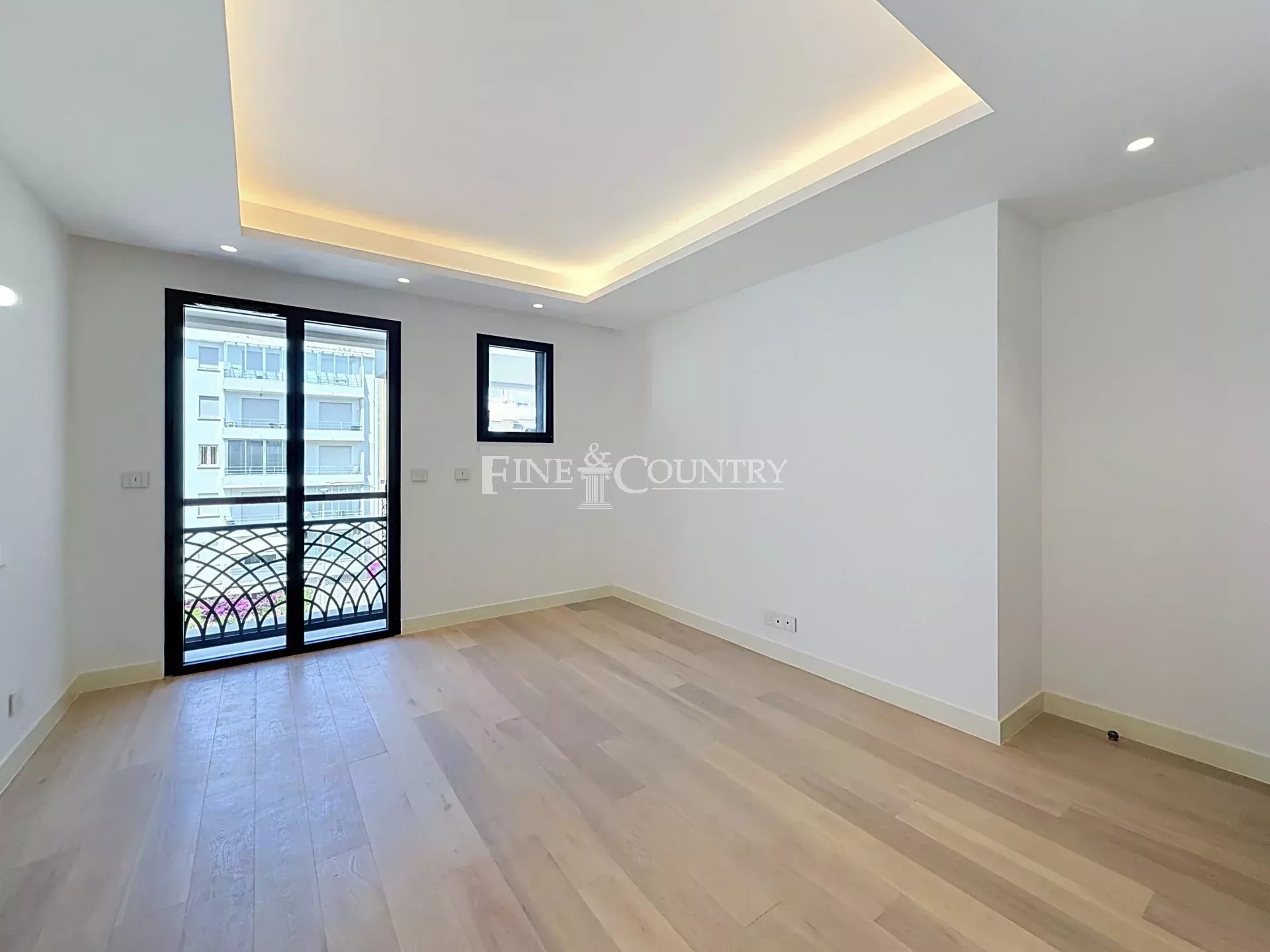 Photo of APPARTEMENT FOR SALE CANNES SEA VIEW