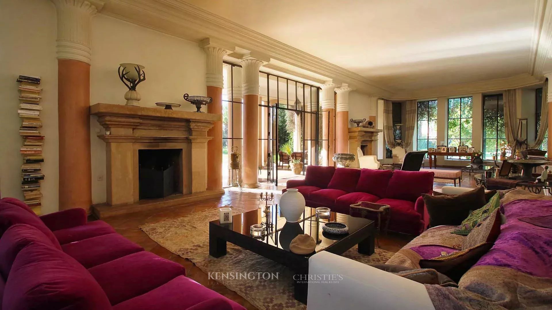 4 Bedroom Villa/Townhouse's Image 3