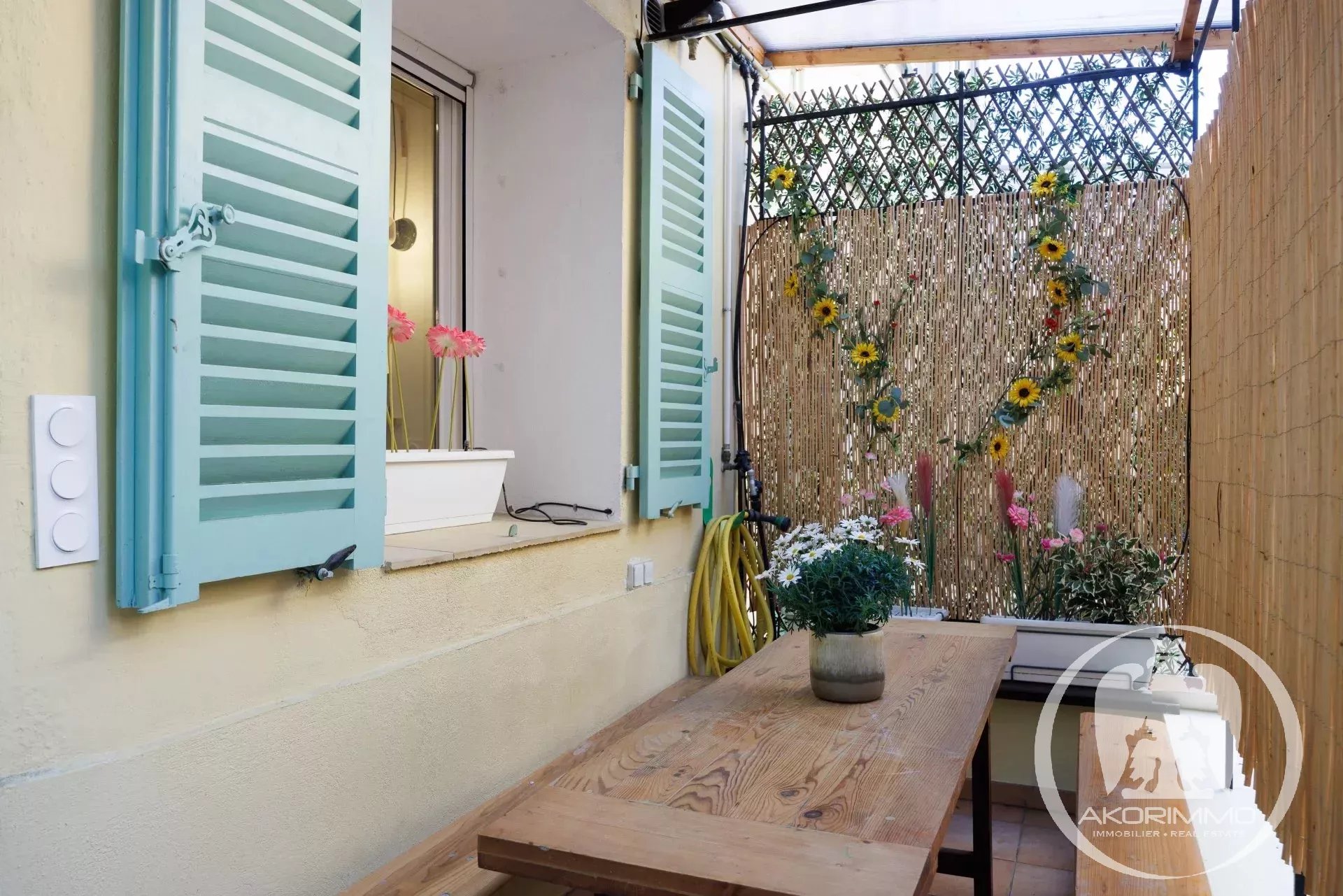 NICE PORT LYMPIA - BEAUTIFUL TWO-ROOM APARTMENT WITH TERRACE