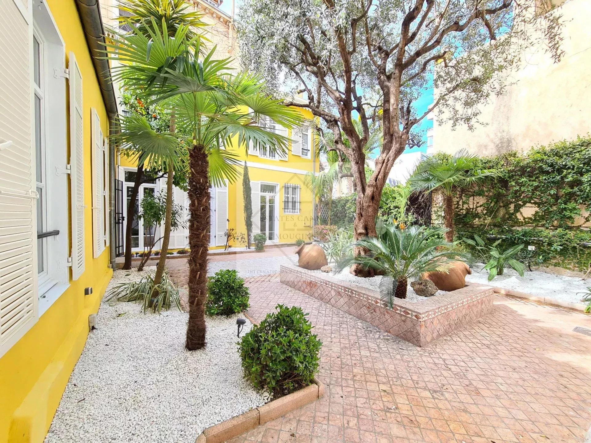 Superbe maison de ville au cœur de Cannes. Rue d'Antibes — photo 4