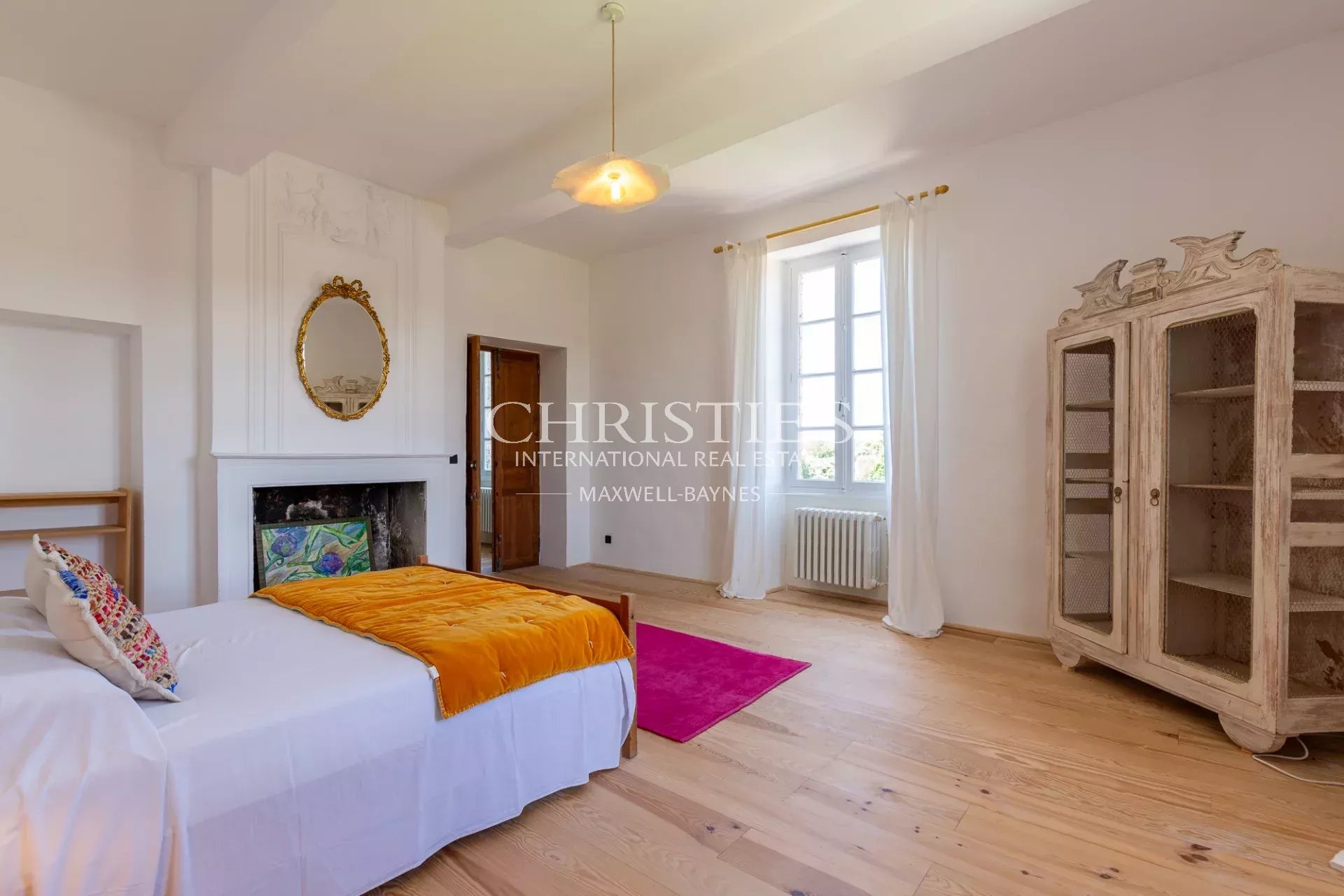 10 Bedroom Chateau's Image 17