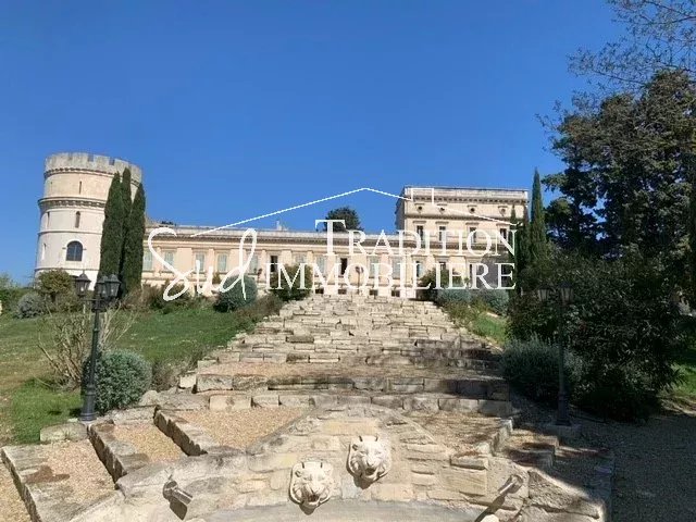 UN CHATEAU AU COEUR DES ALPILLES