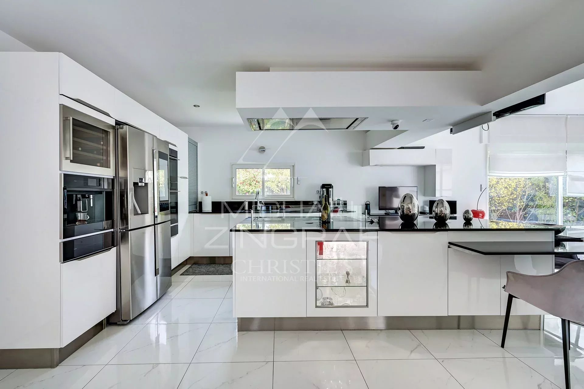 4 Bedroom Villa/Townhouse's Image 4