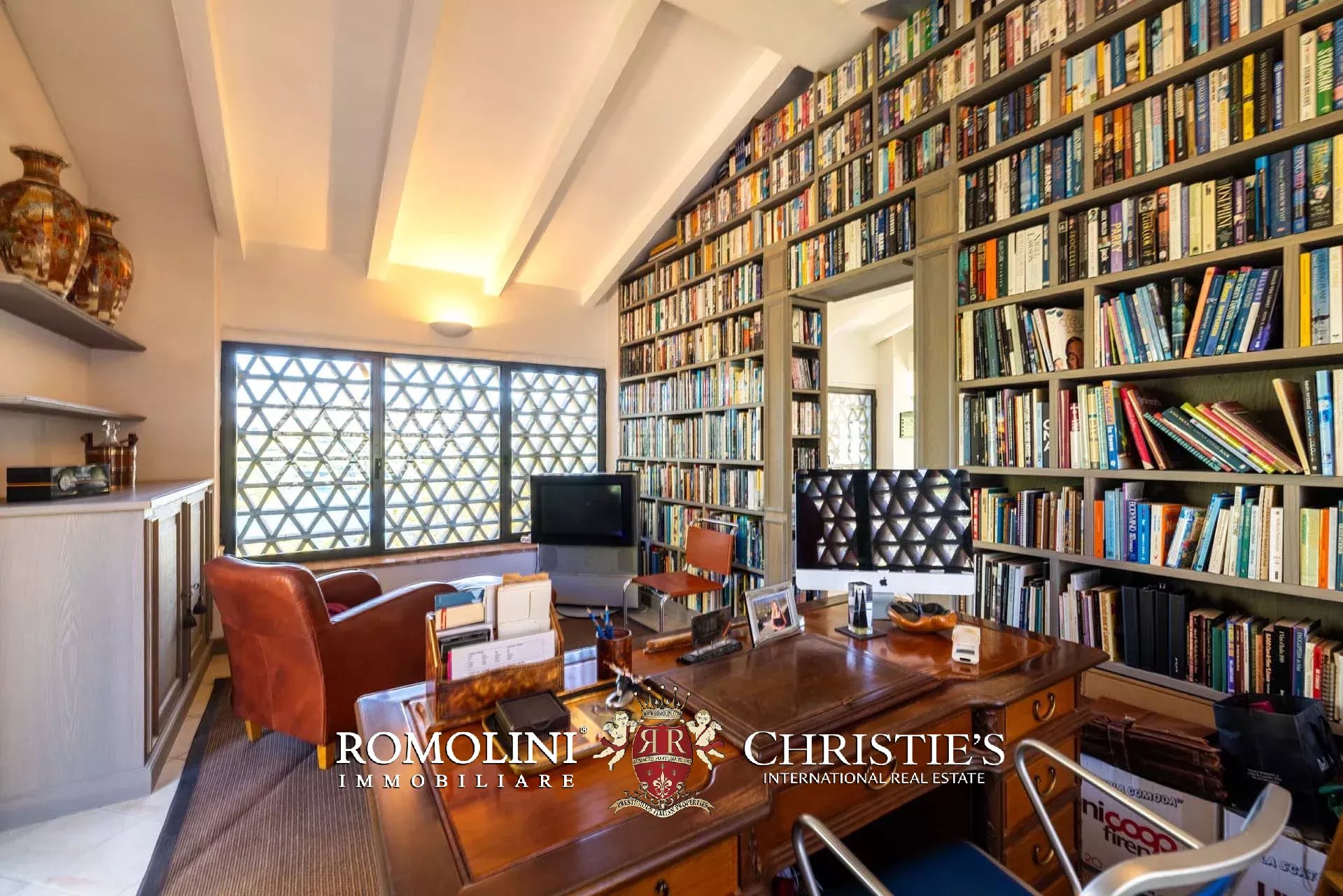 9 Bedroom Villa/Townhouse's Image 49