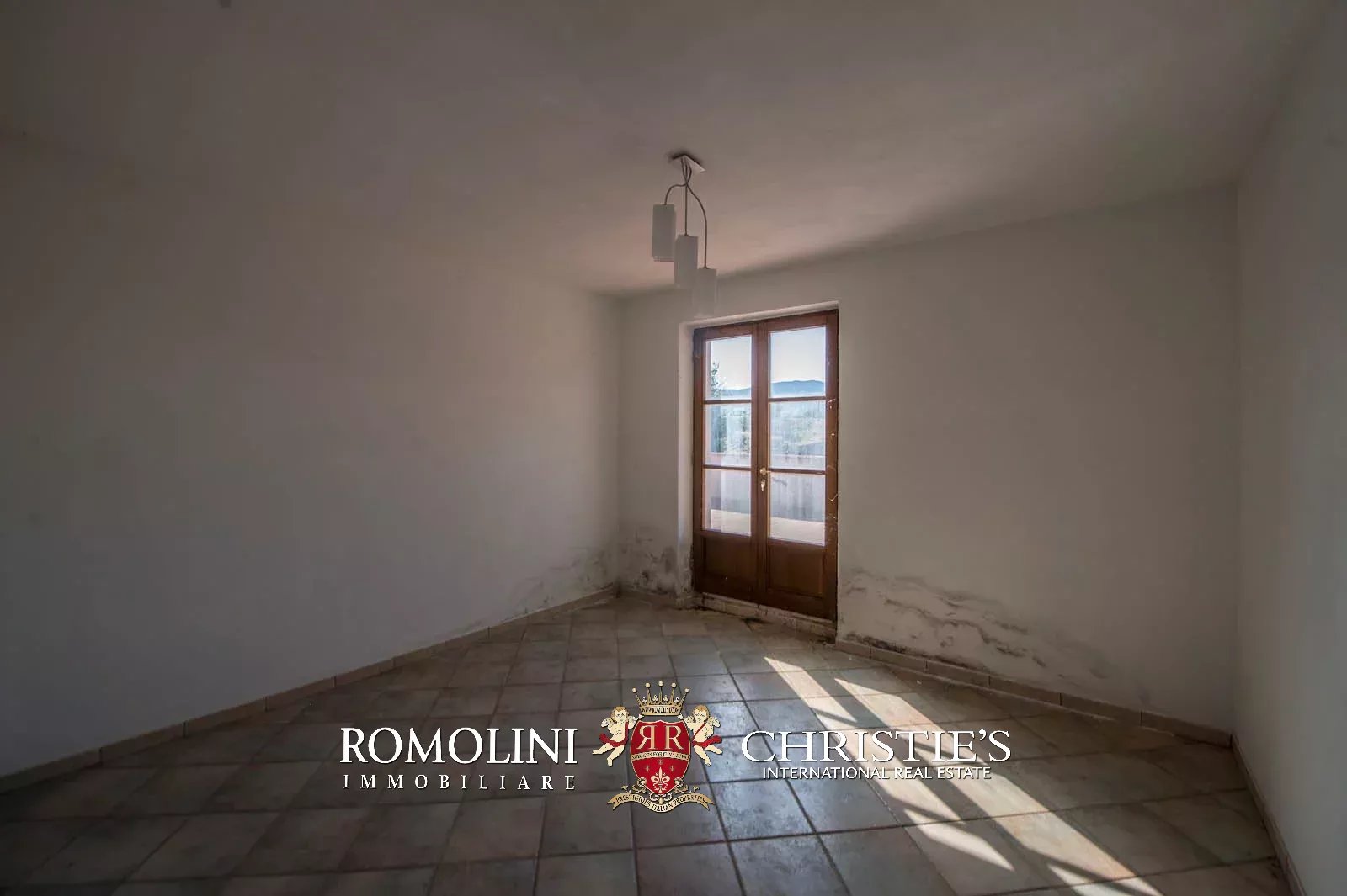 3 Bedroom Vineyard's Image 9