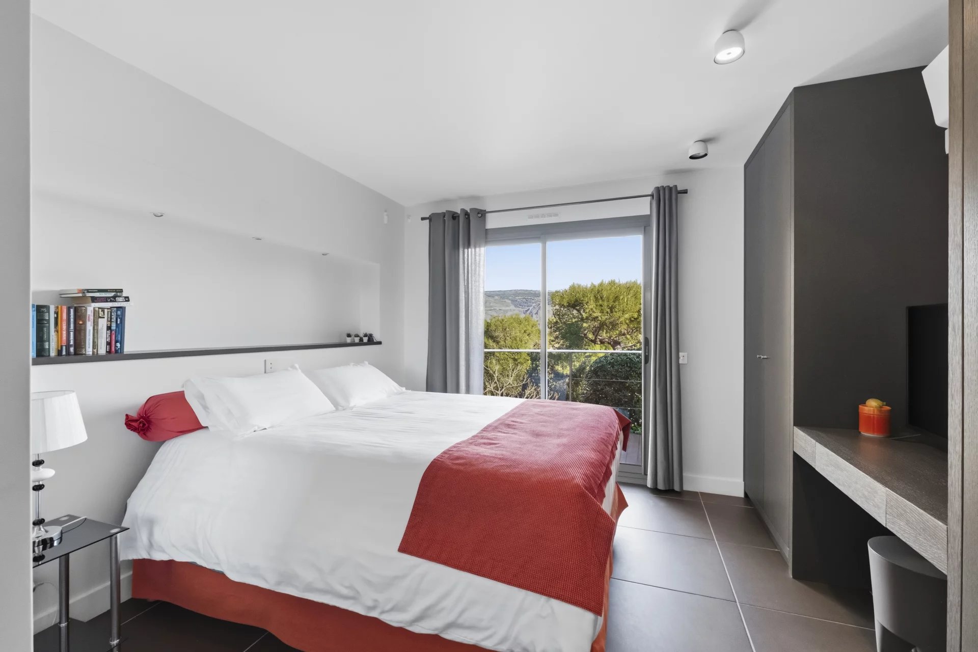 Modern 5-bedroom villa with open views and pool