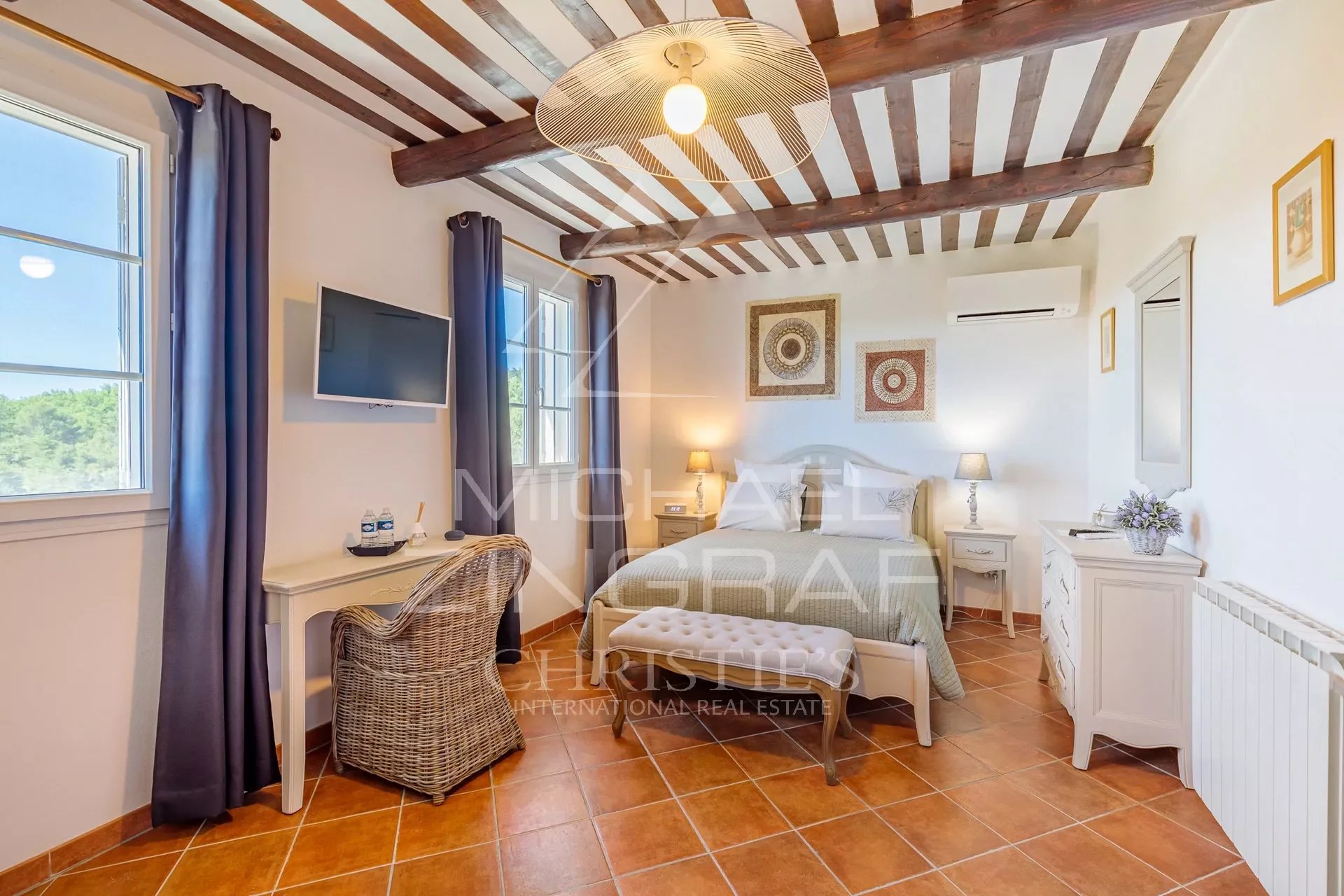 6 Bedroom Villa/Townhouse's Image 8