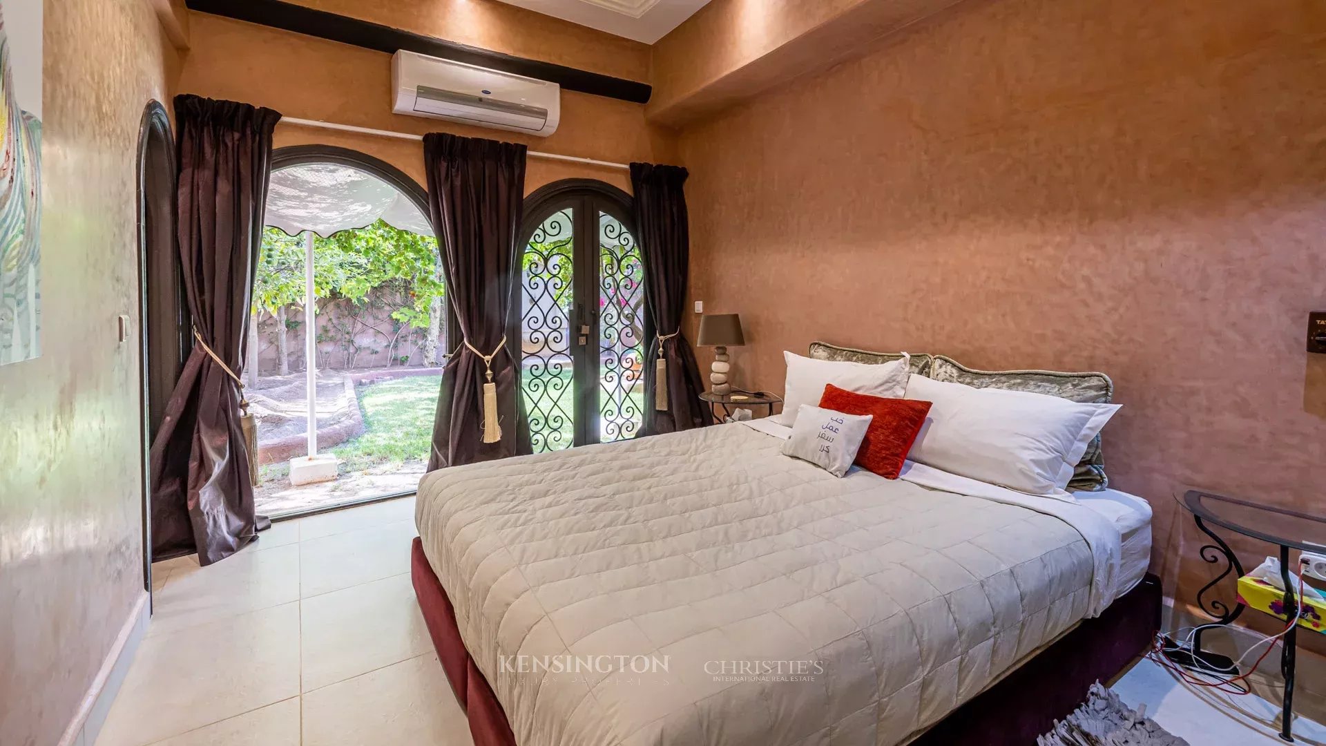 9 Bedroom Villa/Townhouse's Image 17