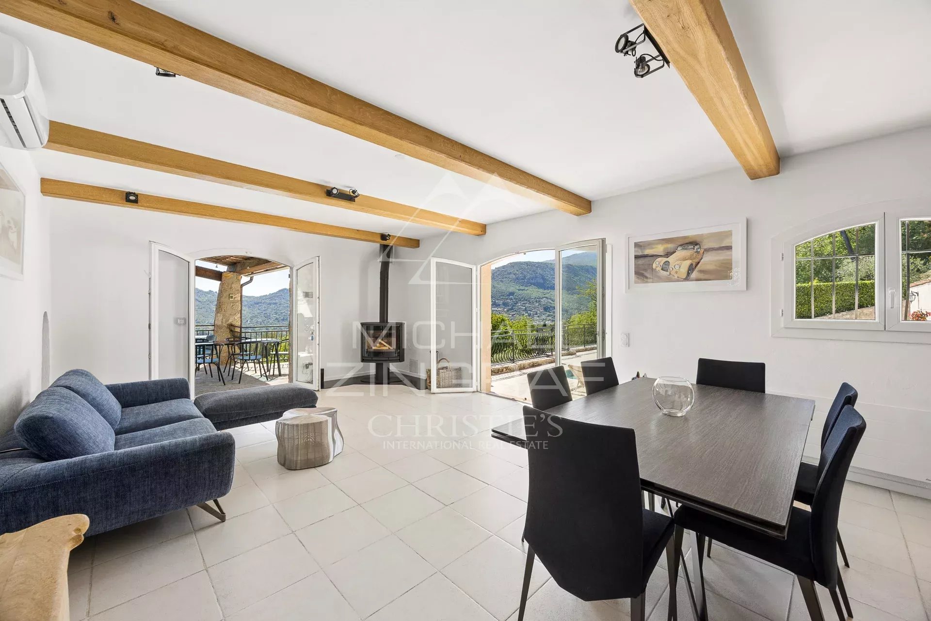 4 Bedroom Villa/Townhouse's Image 3