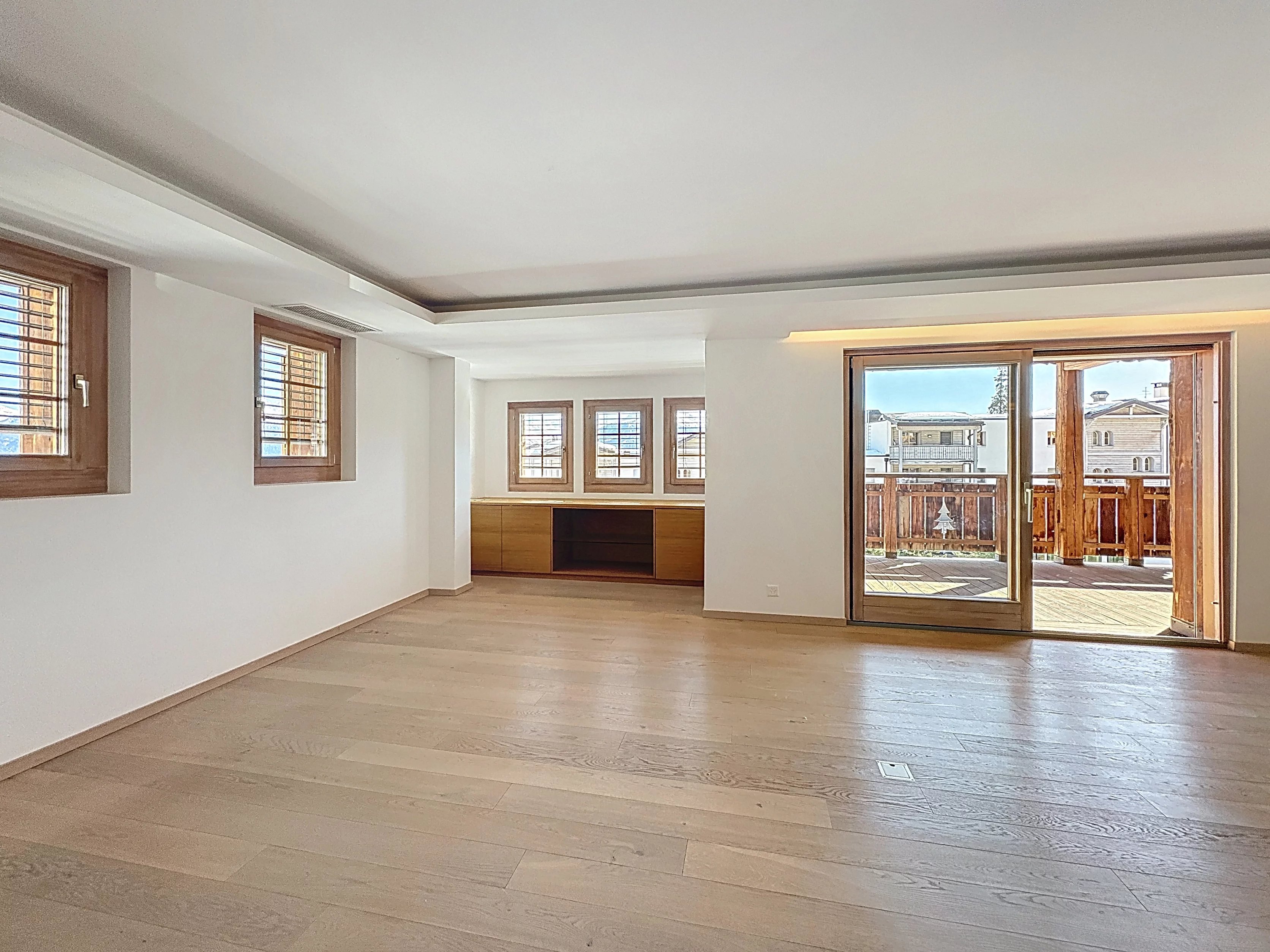 Appartement 4 pièces 1/2 SUD-EST au centre de Montana station - Vue, large balcon, parking intérieur