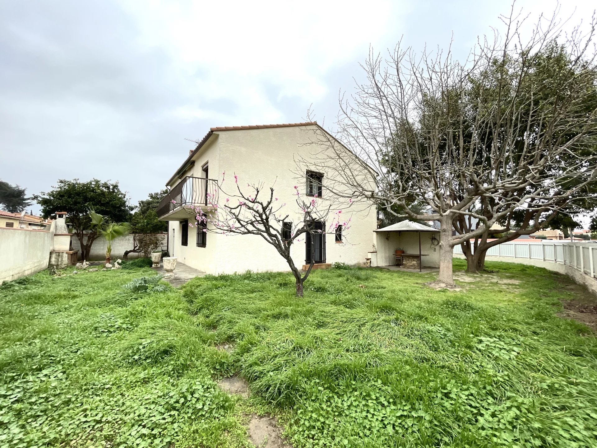 Villa 3 faces 2 appartements