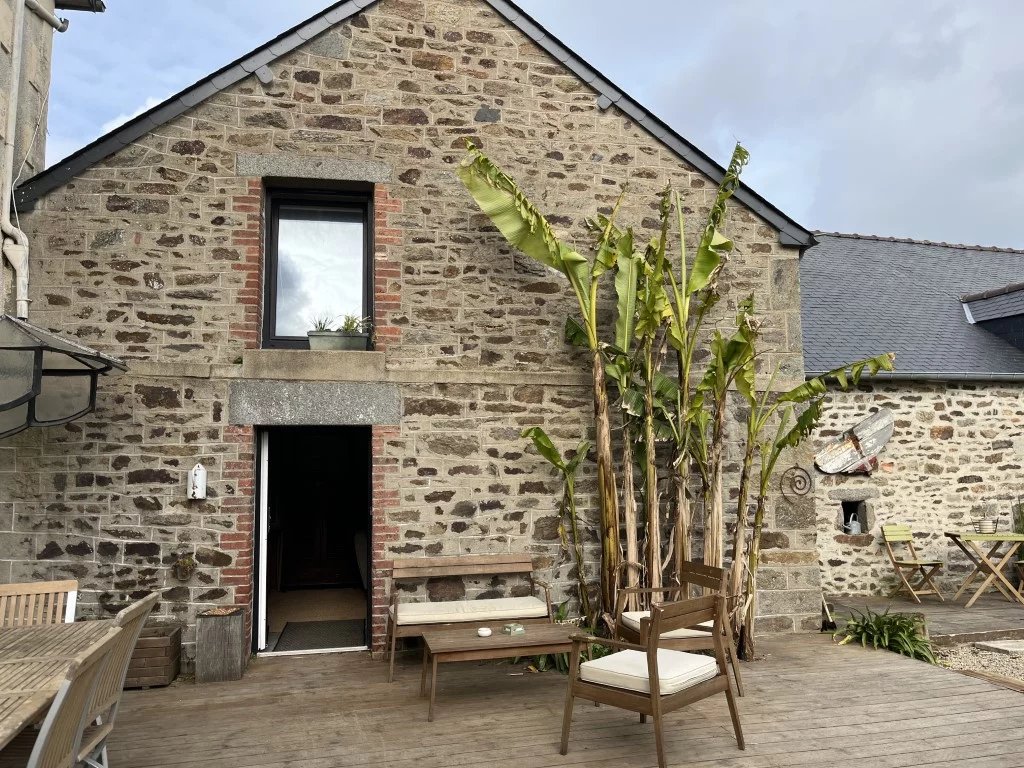 Maison en pierre avec dépendances à 2 km  Saint-Suliac, à 5 minutes de la plage –
