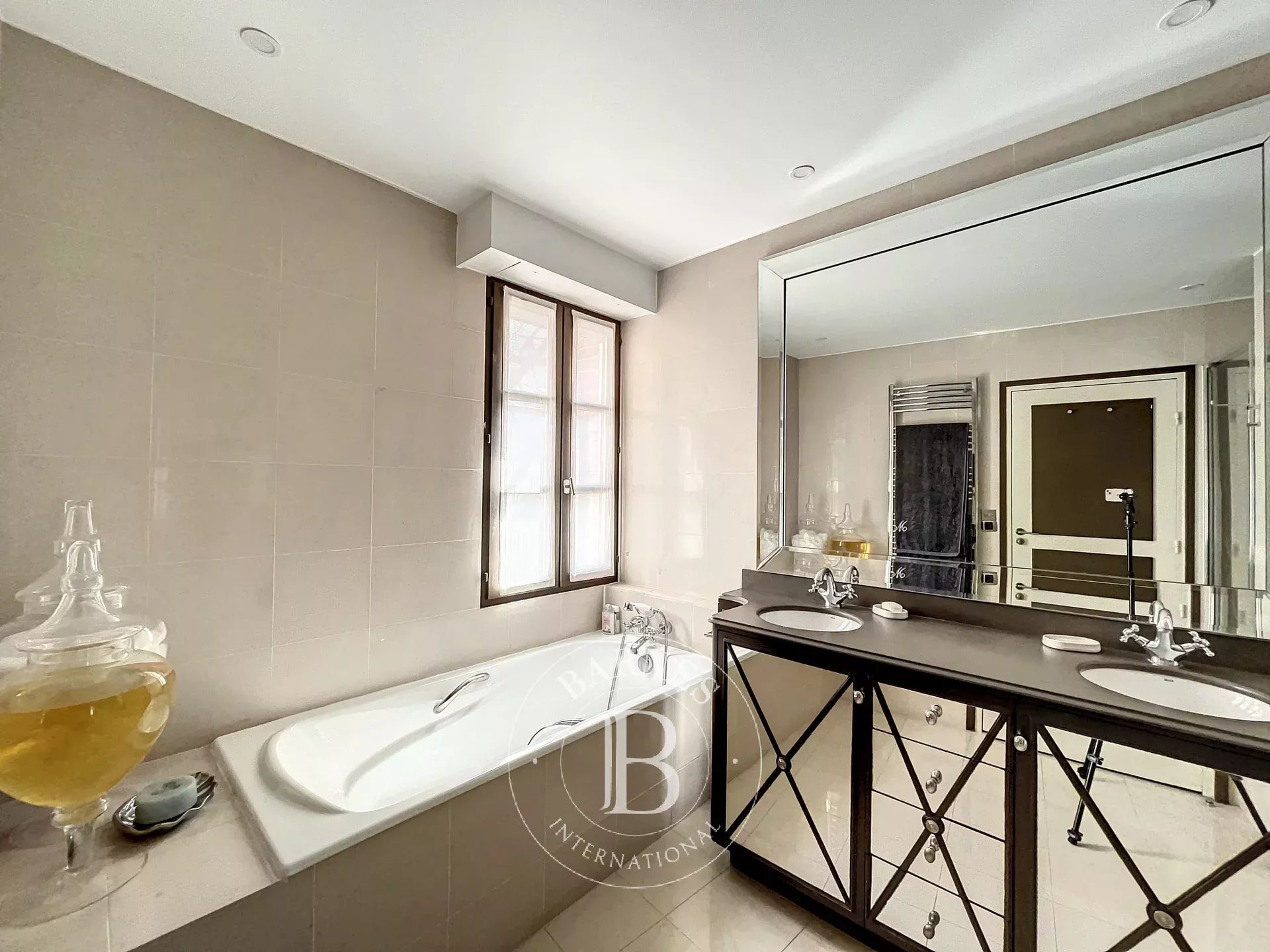 Daire Paris 8ème - picture 7