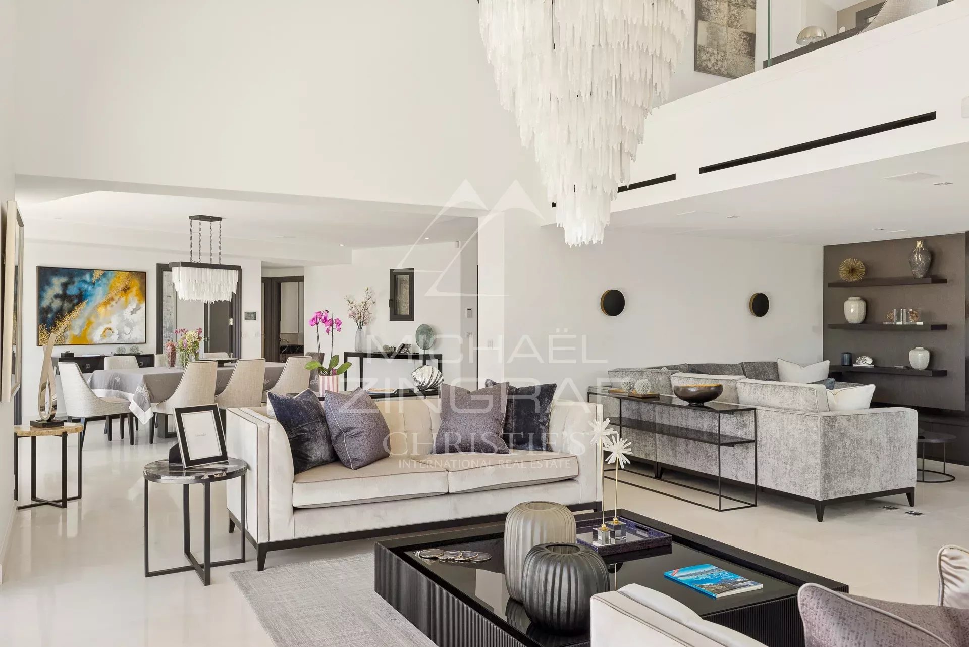 5 Bedroom Villa/Townhouse's Image 3