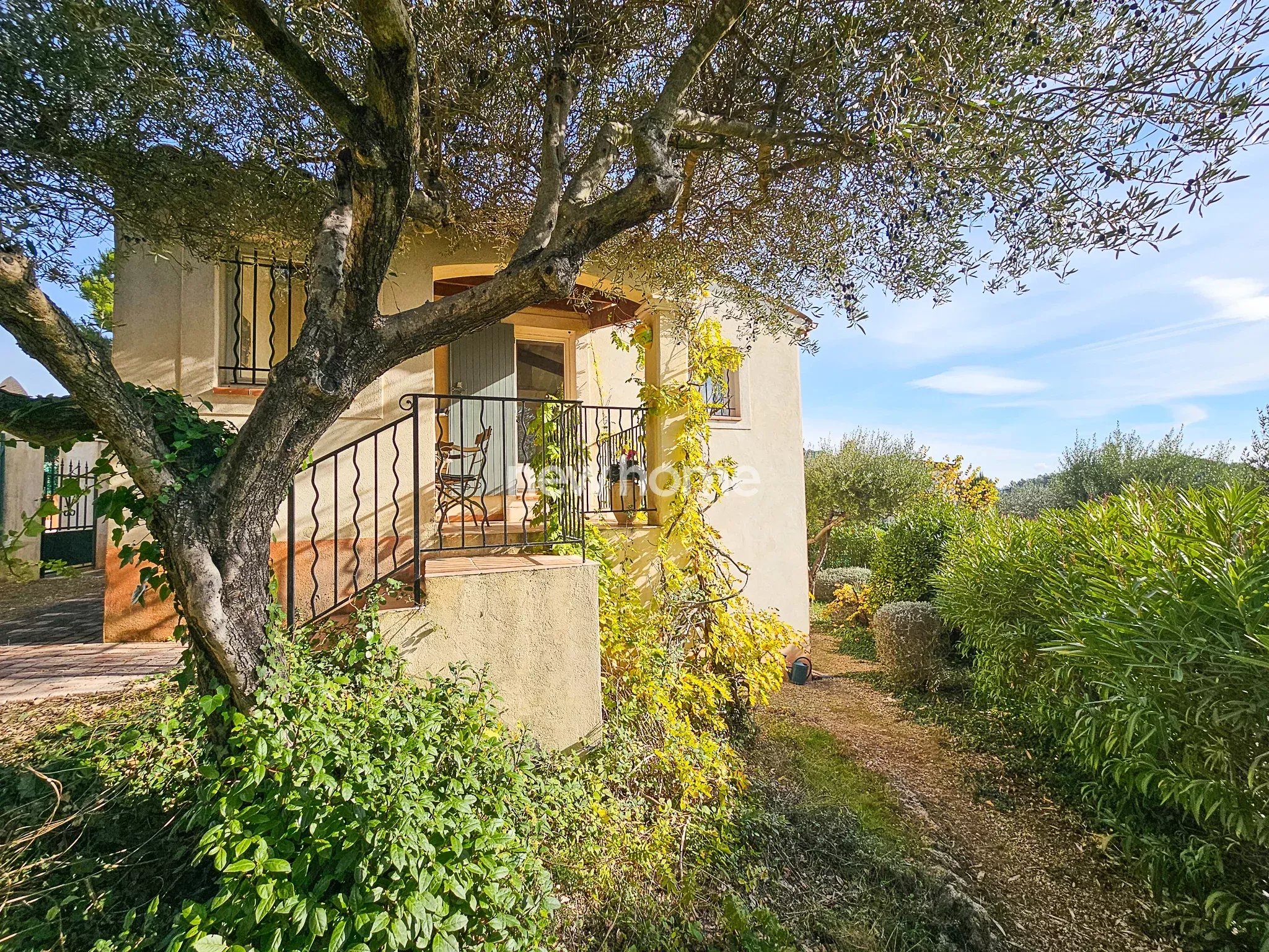 Charmante villa à pied du village