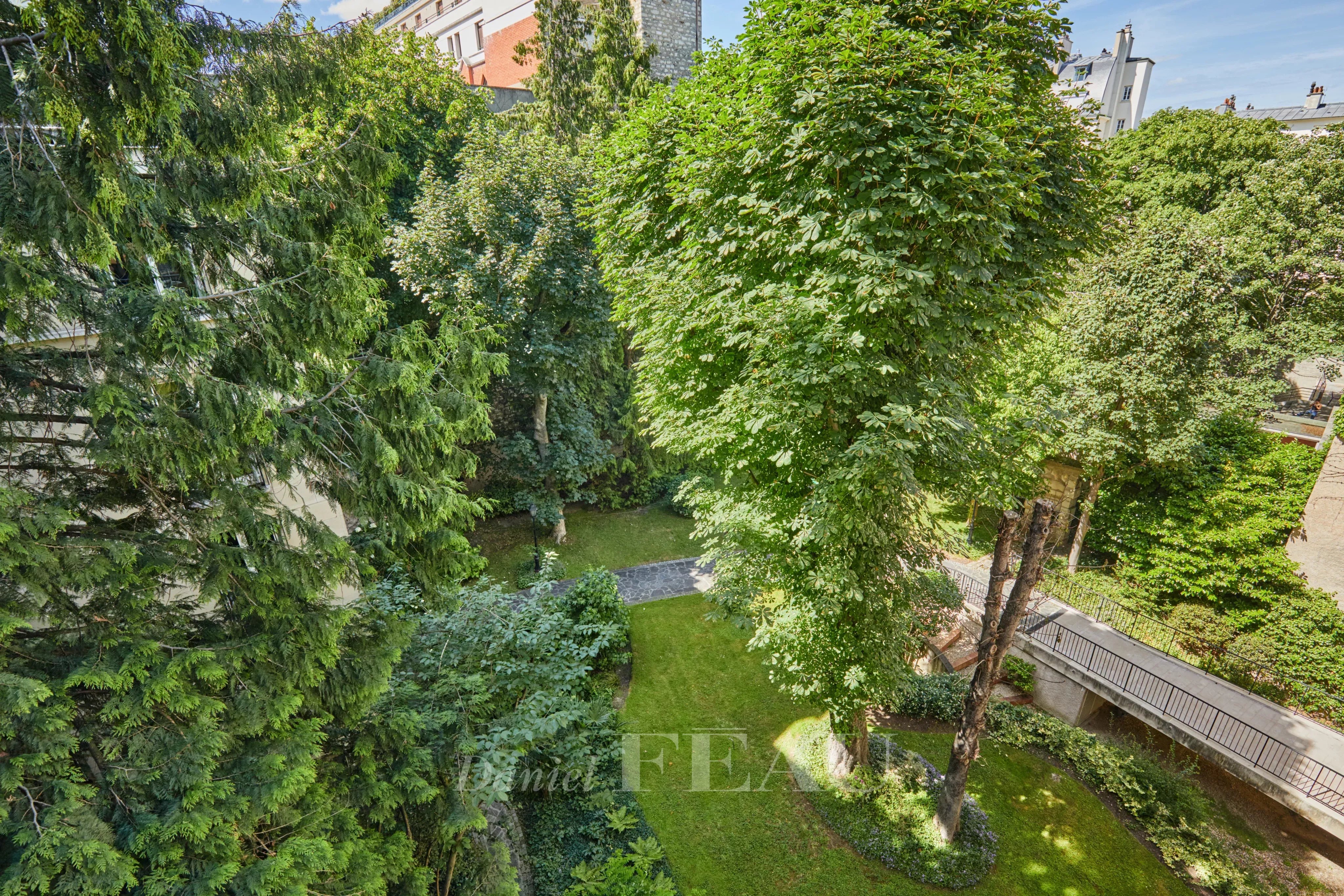 Sale Apartment Paris 7th