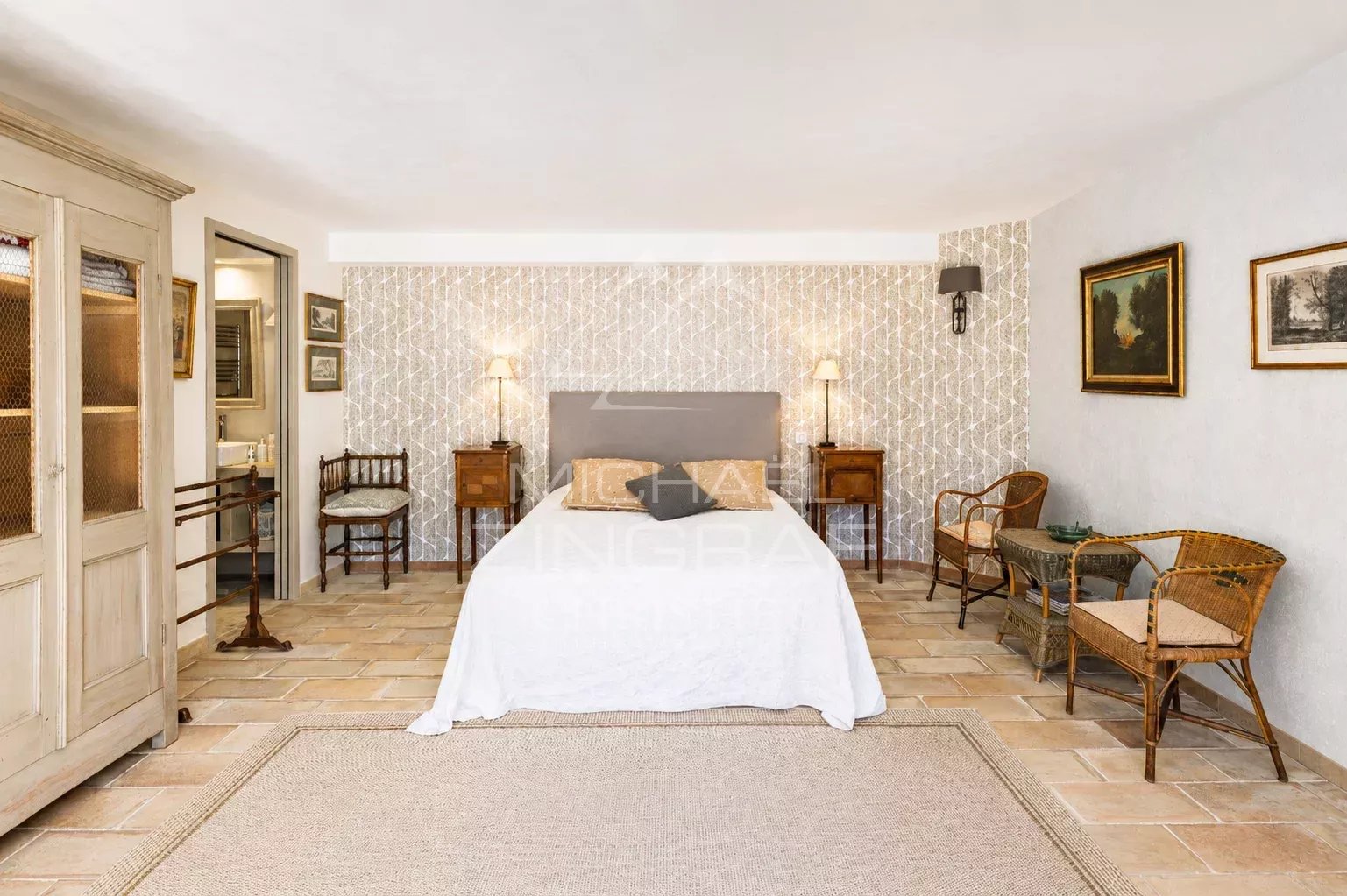 6 Bedroom Villa/Townhouse's Image 8