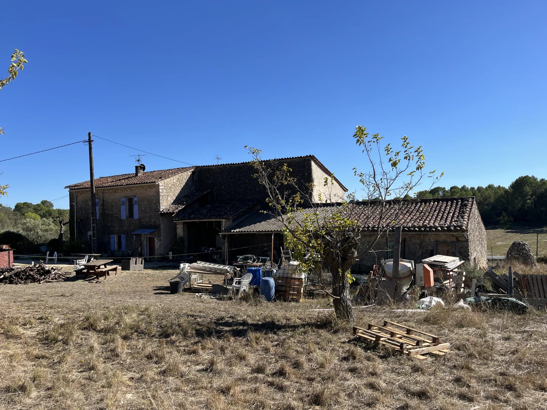 Old stone farmhouse with 3 apartments - Saint-Paul en forêt Old stone farmhouse with 3 apartments - Saint-Paul en forêt